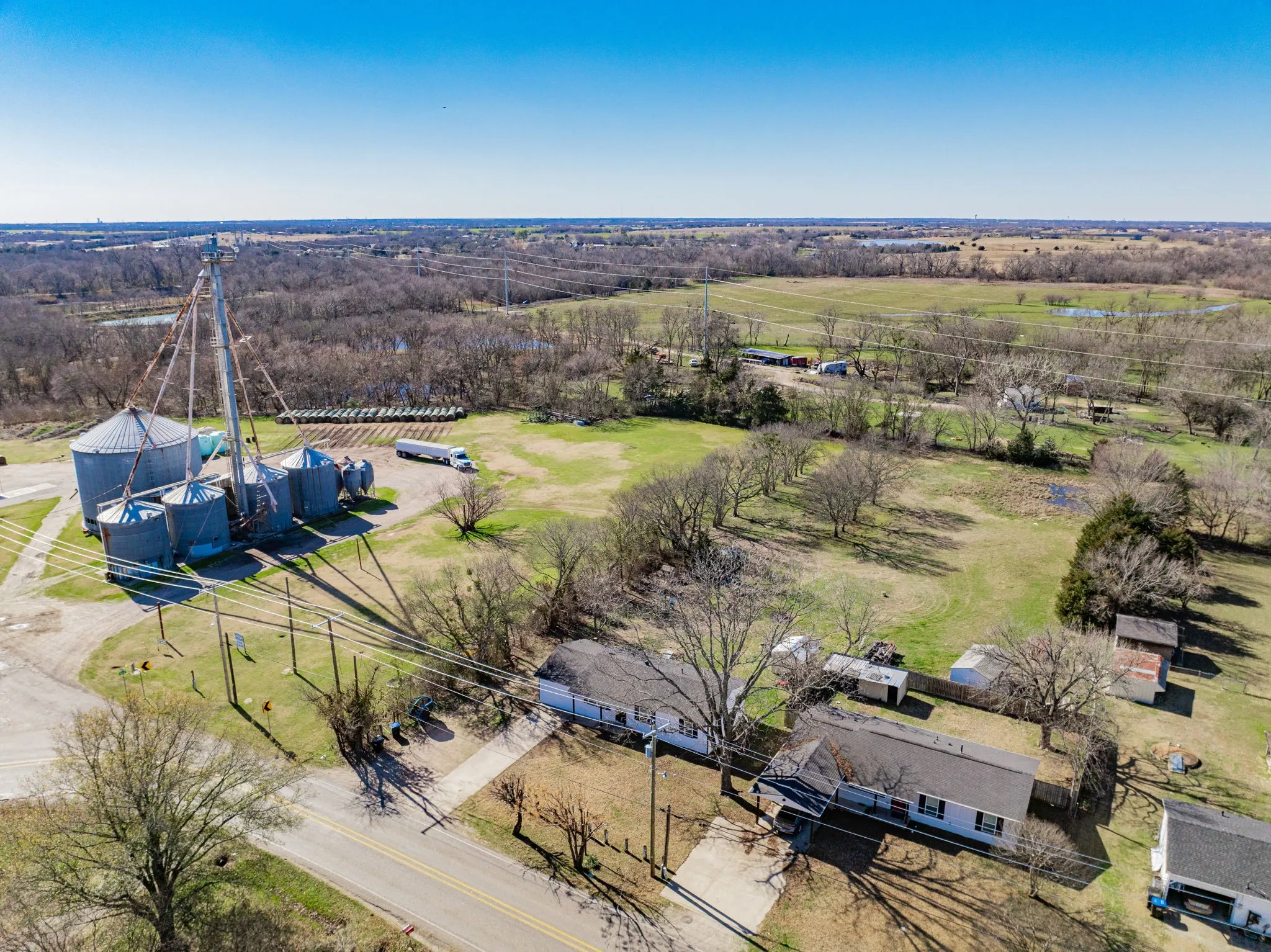 Single Family Residence For Sale in Hunt County , 2401 Gilmer Street, Caddo Mills, Texas 75135, 4 Bedrooms, 2 Bathrooms, Garage spaces, 1,296 Sqft, built in 1980, Price $255,000, mls#21285868, Real Estate Agent in Caddo Mills, Homes For Sale in Hunt county, Homes For Sale in Caddo Mills, Realtor in Caddo Mills Texas, Real Estate Brokerage Independent Realty Texas, Luminita Cordes Realtor