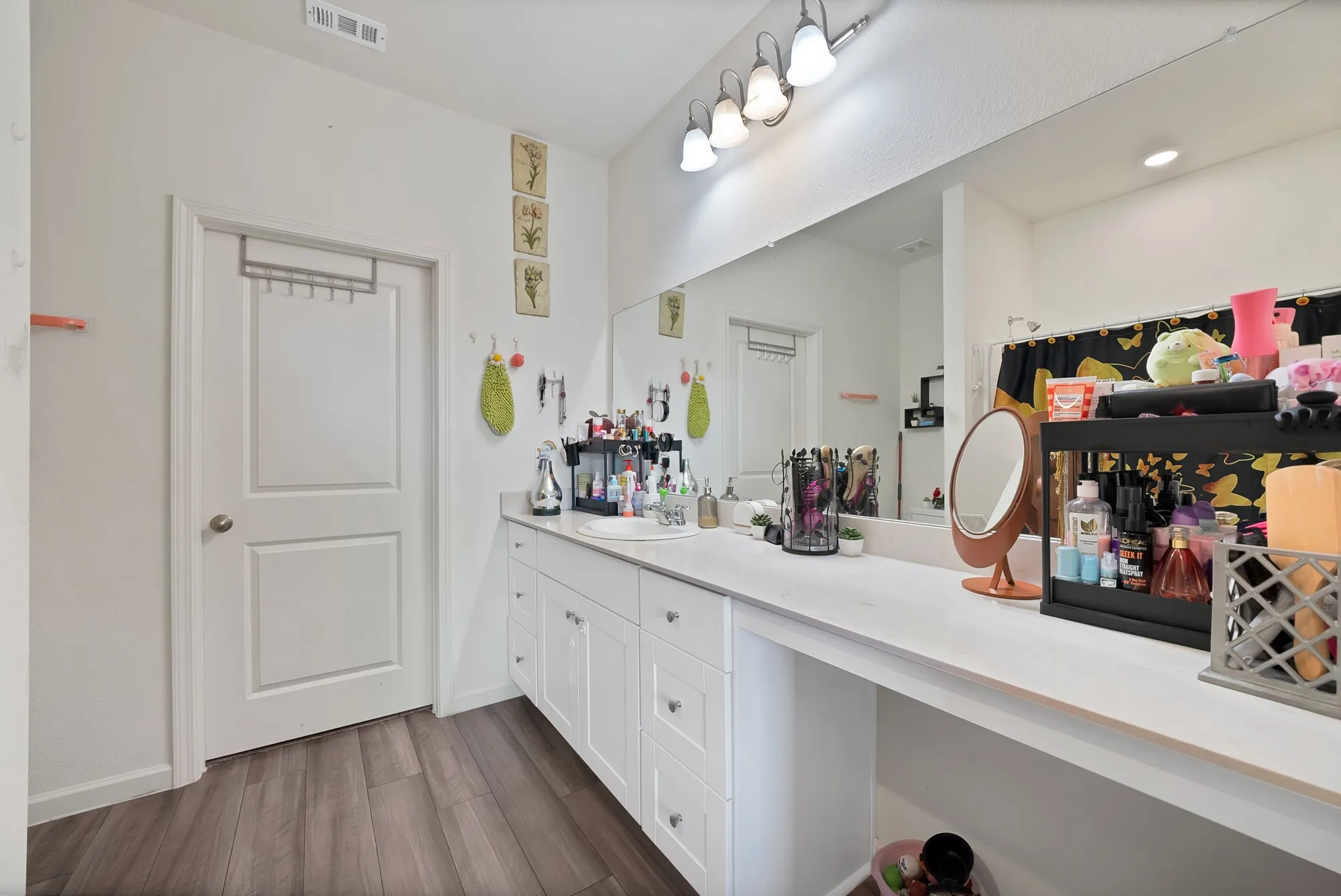 Single Family Residence For Sale in Tarrant County , 19 Cherryridge Drive, Edgecliff Village, Texas 76134, 3 Bedroom, 2 Bathroom, 2 Garage spaces, 1,519 Sqft, built in 2023, Price $292,500, mls#21283235, Real Estate Agent in Edgecliff Village, Homes For Sale in Tarrant county, Homes For Sale in Edgecliff Village, Realtor in Edgecliff Village Texas, Real Estate Brokerage Independent Realty Texas, Luminita Cordes Realtor