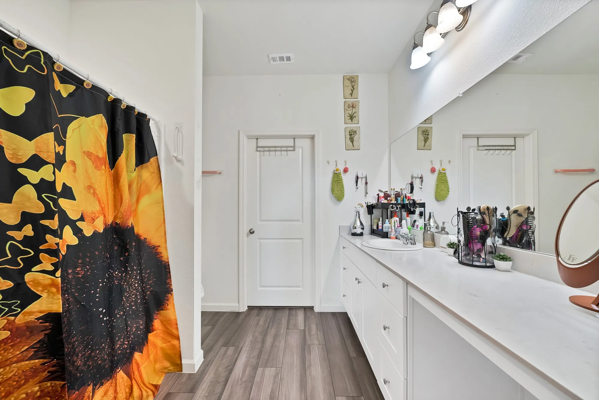 Single Family Residence For Sale in Tarrant County , 19 Cherryridge Drive, Edgecliff Village, Texas 76134, 3 Bedroom, 2 Bathroom, 2 Garage spaces, 1,519 Sqft, built in 2023, Price $292,500, mls#21283235, Real Estate Agent in Edgecliff Village, Homes For Sale in Tarrant county, Homes For Sale in Edgecliff Village, Realtor in Edgecliff Village Texas, Real Estate Brokerage Independent Realty Texas, Luminita Cordes Realtor