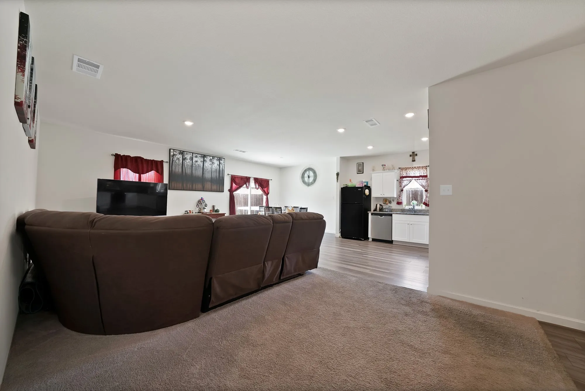 Single Family Residence For Sale in Tarrant County , 19 Cherryridge Drive, Edgecliff Village, Texas 76134, 3 Bedroom, 2 Bathroom, 2 Garage spaces, 1,519 Sqft, built in 2023, Price $292,500, mls#21283235, Real Estate Agent in Edgecliff Village, Homes For Sale in Tarrant county, Homes For Sale in Edgecliff Village, Realtor in Edgecliff Village Texas, Real Estate Brokerage Independent Realty Texas, Luminita Cordes Realtor
