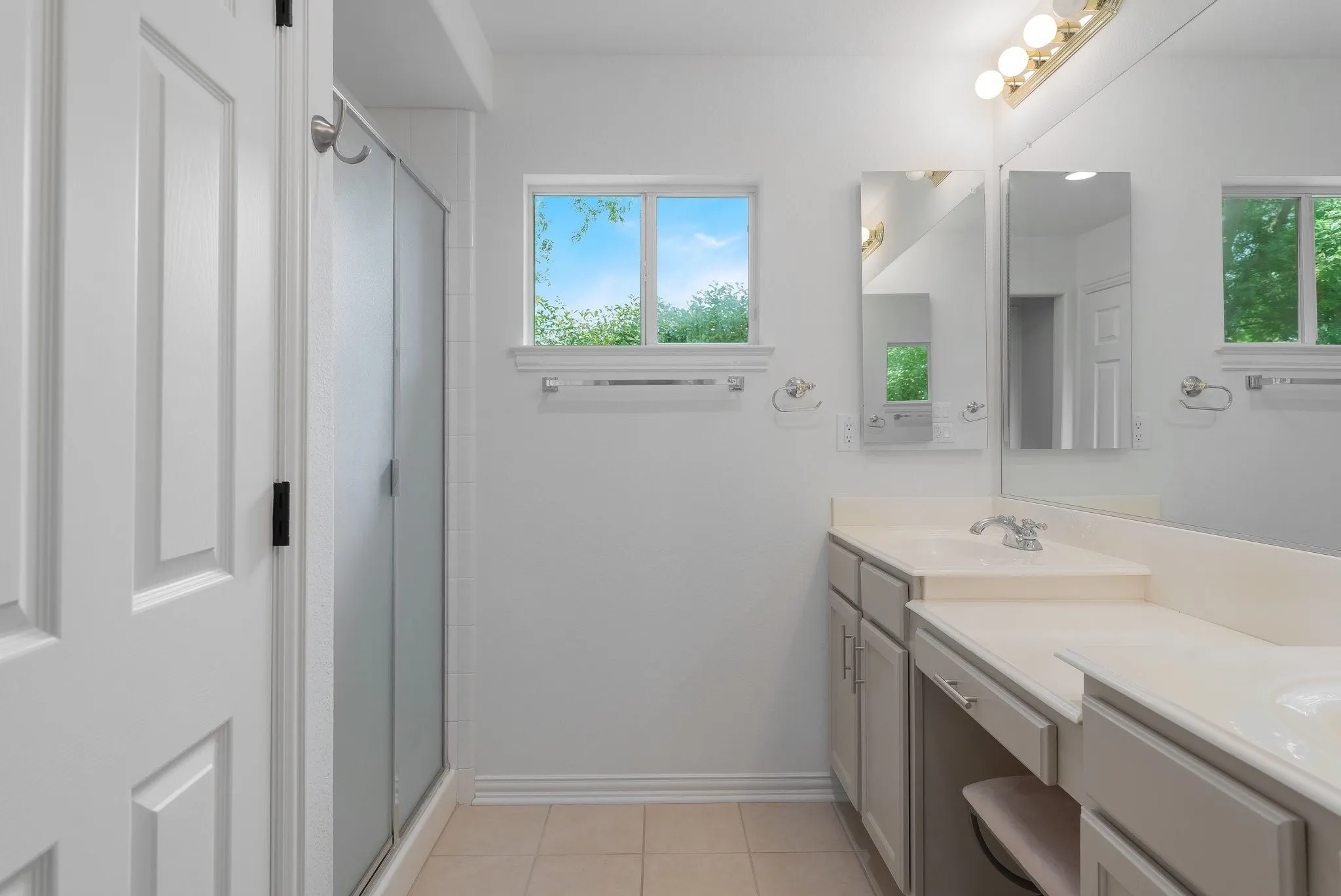 Single Family Residence For Rent in Denton County , 9604 Pinewood Drive, Denton, Texas 76207, 2 Bedrooms, 2 Bathrooms, 2 Garage spaces, 1,484 Sqft, built in 2004, Price $2,900, mls#21285890, Real Estate Agent in Denton, Homes For Rent in Denton county, Homes For Rent in Denton, Realtor in Denton Texas, Real Estate Brokerage Independent Realty Texas, Luminita Cordes Realtor