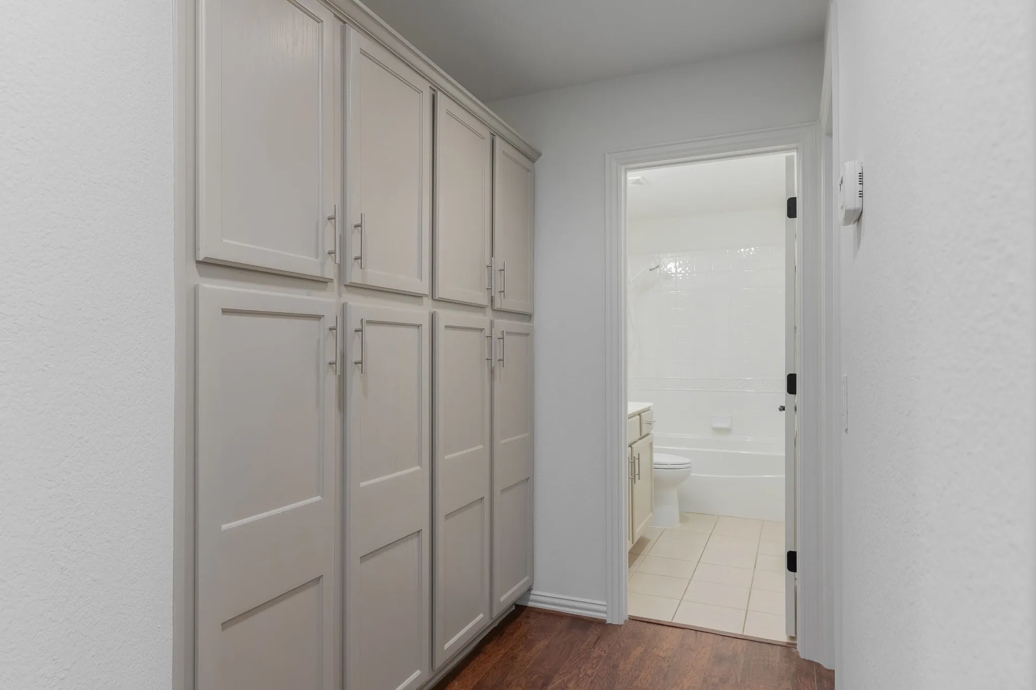 Single Family Residence For Rent in Denton County , 9604 Pinewood Drive, Denton, Texas 76207, 2 Bedrooms, 2 Bathrooms, 2 Garage spaces, 1,484 Sqft, built in 2004, Price $2,900, mls#21285890, Real Estate Agent in Denton, Homes For Rent in Denton county, Homes For Rent in Denton, Realtor in Denton Texas, Real Estate Brokerage Independent Realty Texas, Luminita Cordes Realtor