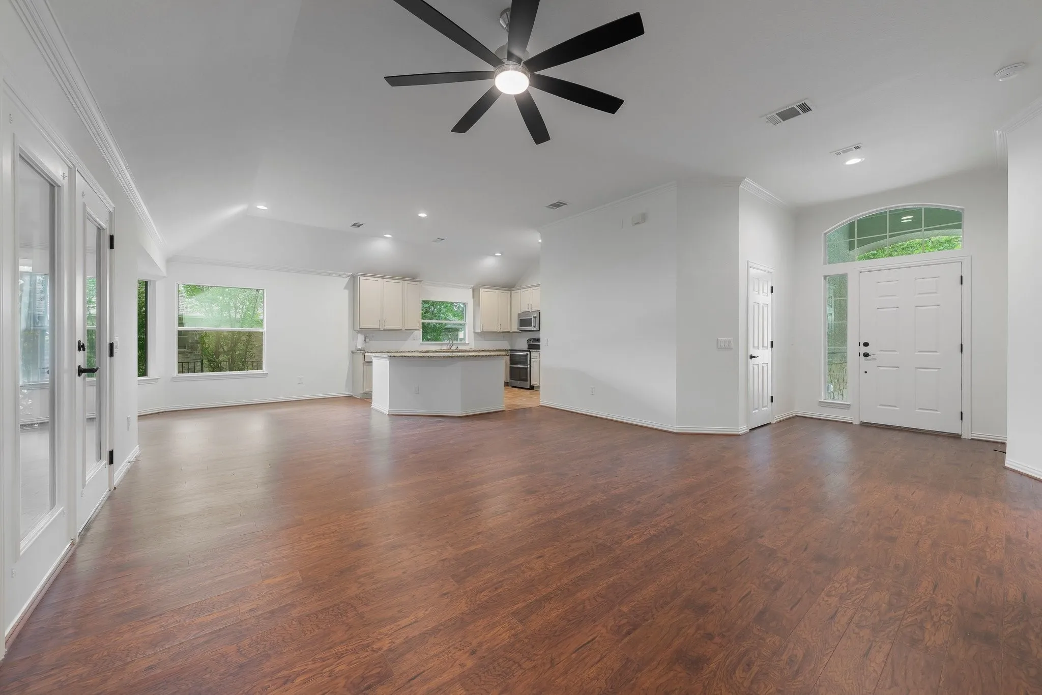 Single Family Residence For Rent in Denton County , 9604 Pinewood Drive, Denton, Texas 76207, 2 Bedrooms, 2 Bathrooms, 2 Garage spaces, 1,484 Sqft, built in 2004, Price $2,900, mls#21285890, Real Estate Agent in Denton, Homes For Rent in Denton county, Homes For Rent in Denton, Realtor in Denton Texas, Real Estate Brokerage Independent Realty Texas, Luminita Cordes Realtor