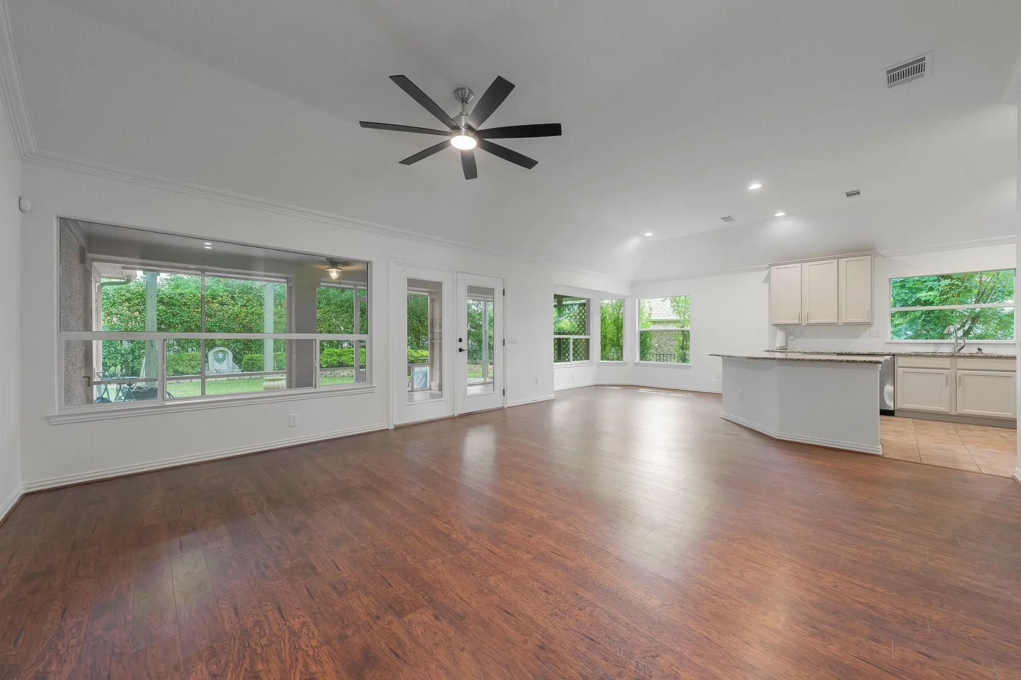 Single Family Residence For Rent in Denton County , 9604 Pinewood Drive, Denton, Texas 76207, 2 Bedrooms, 2 Bathrooms, 2 Garage spaces, 1,484 Sqft, built in 2004, Price $2,900, mls#21285890, Real Estate Agent in Denton, Homes For Rent in Denton county, Homes For Rent in Denton, Realtor in Denton Texas, Real Estate Brokerage Independent Realty Texas, Luminita Cordes Realtor