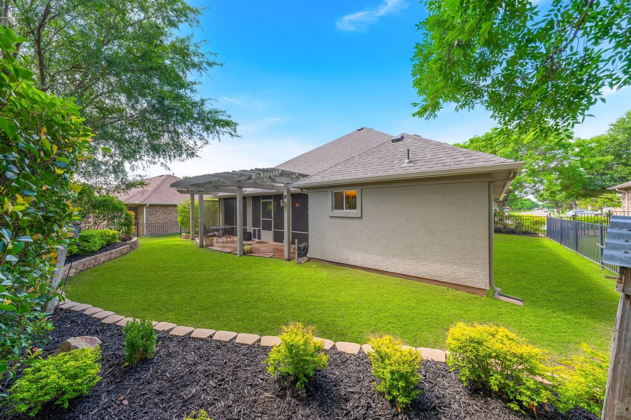 Single Family Residence For Rent in Denton County , 9604 Pinewood Drive, Denton, Texas 76207, 2 Bedrooms, 2 Bathrooms, 2 Garage spaces, 1,484 Sqft, built in 2004, Price $2,900, mls#21285890, Real Estate Agent in Denton, Homes For Rent in Denton county, Homes For Rent in Denton, Realtor in Denton Texas, Real Estate Brokerage Independent Realty Texas, Luminita Cordes Realtor