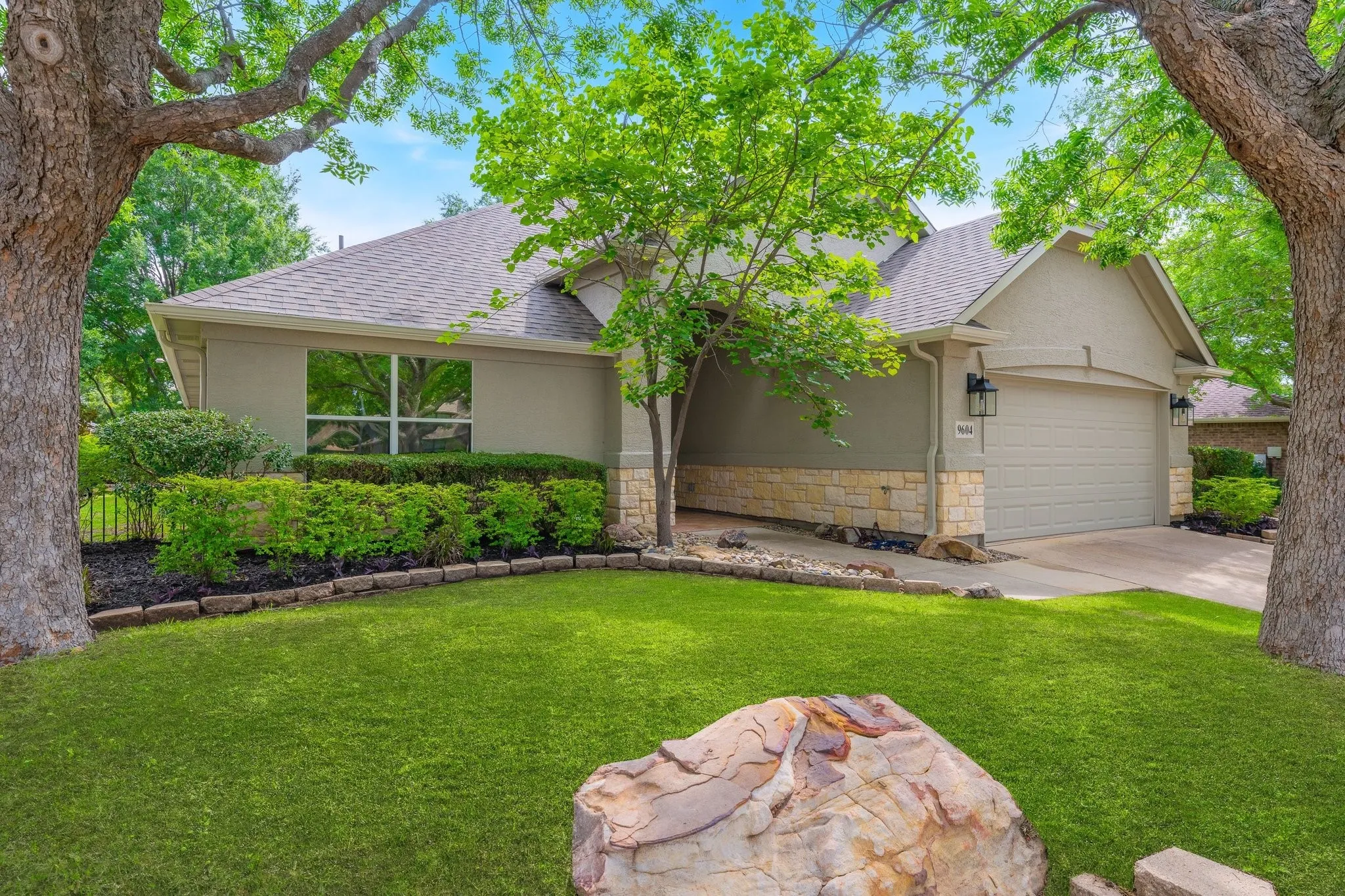 Single Family Residence For Rent in Denton County , 9604 Pinewood Drive, Denton, Texas 76207, 2 Bedrooms, 2 Bathrooms, 2 Garage spaces, 1,484 Sqft, built in 2004, Price $2,900, mls#21285890, Real Estate Agent in Denton, Homes For Rent in Denton county, Homes For Rent in Denton, Realtor in Denton Texas, Real Estate Brokerage Independent Realty Texas, Luminita Cordes Realtor