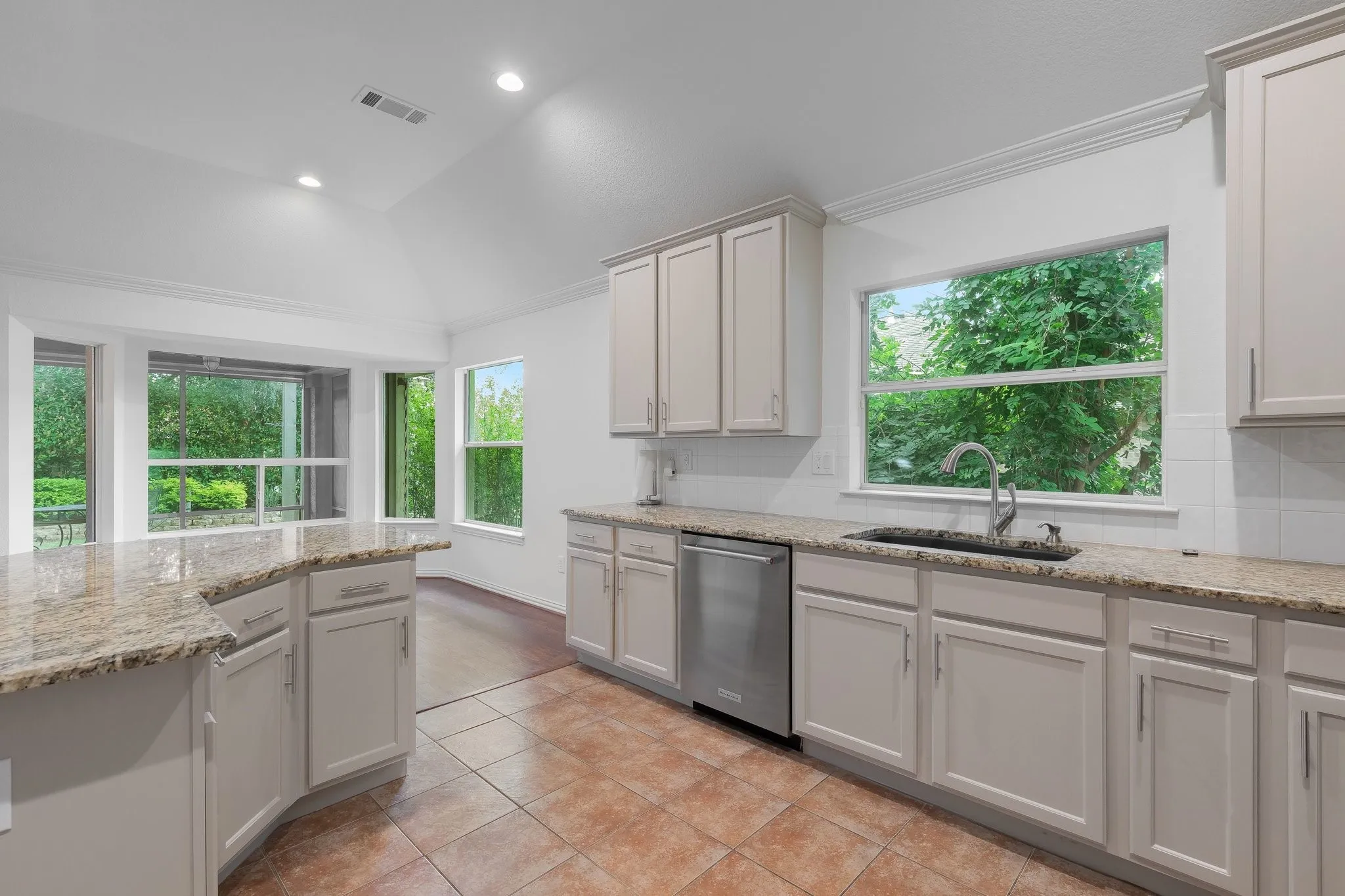 Single Family Residence For Rent in Denton County , 9604 Pinewood Drive, Denton, Texas 76207, 2 Bedrooms, 2 Bathrooms, 2 Garage spaces, 1,484 Sqft, built in 2004, Price $2,900, mls#21285890, Real Estate Agent in Denton, Homes For Rent in Denton county, Homes For Rent in Denton, Realtor in Denton Texas, Real Estate Brokerage Independent Realty Texas, Luminita Cordes Realtor