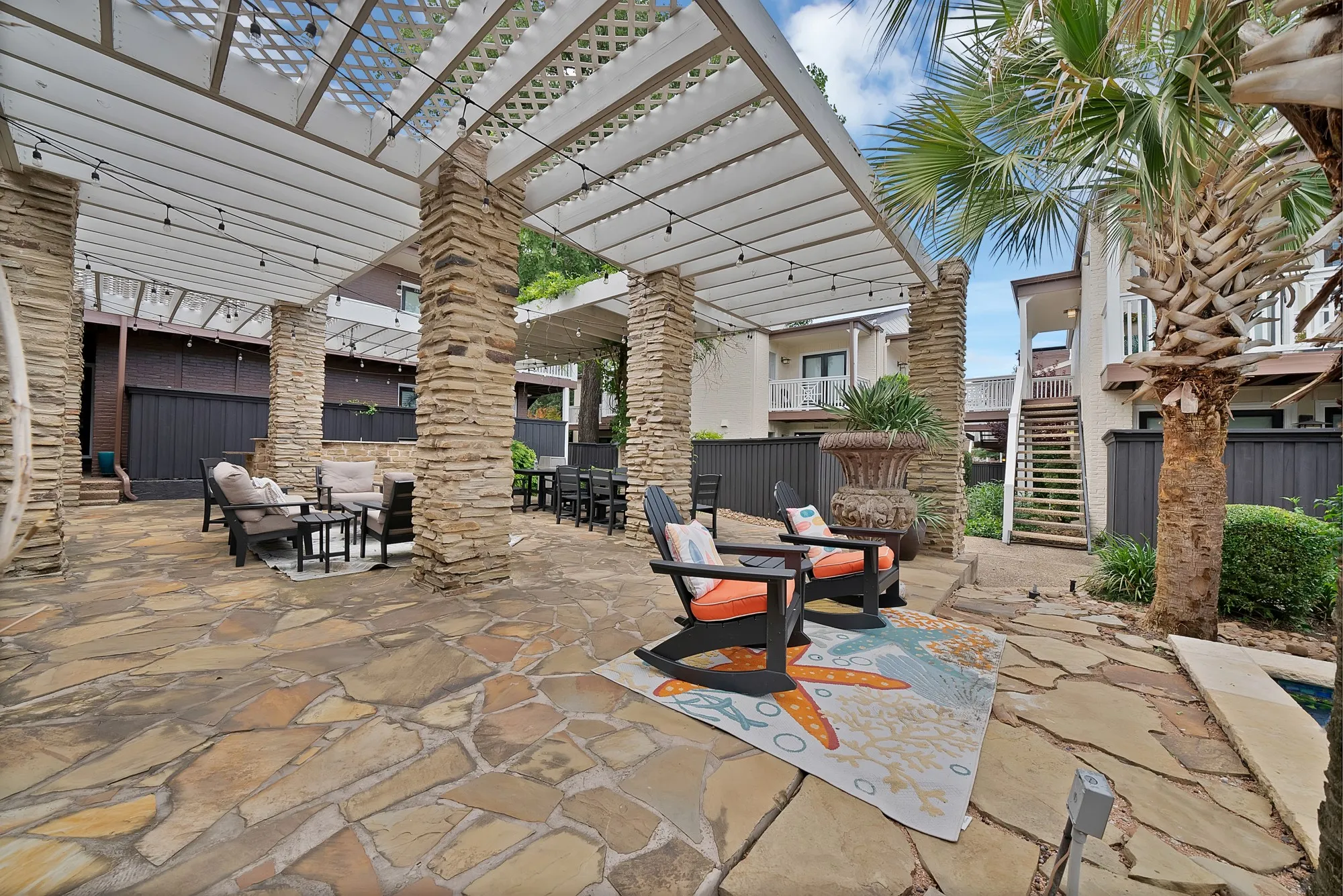 Condominium For Sale in Dallas County , 5904 Sandhurst Lane 145, Dallas, Texas 75206, 2 Bedroom, 2 Bathroom, Garage spaces, 1,140 Sqft, built in 1967, mls#21283039, Real Estate Agent in Dallas, Homes For Sale in Dallas county, Homes For Sale in Dallas, Realtor in Dallas Texas, Real Estate Brokerage Independent Realty Texas, Luminita Cordes Realtor