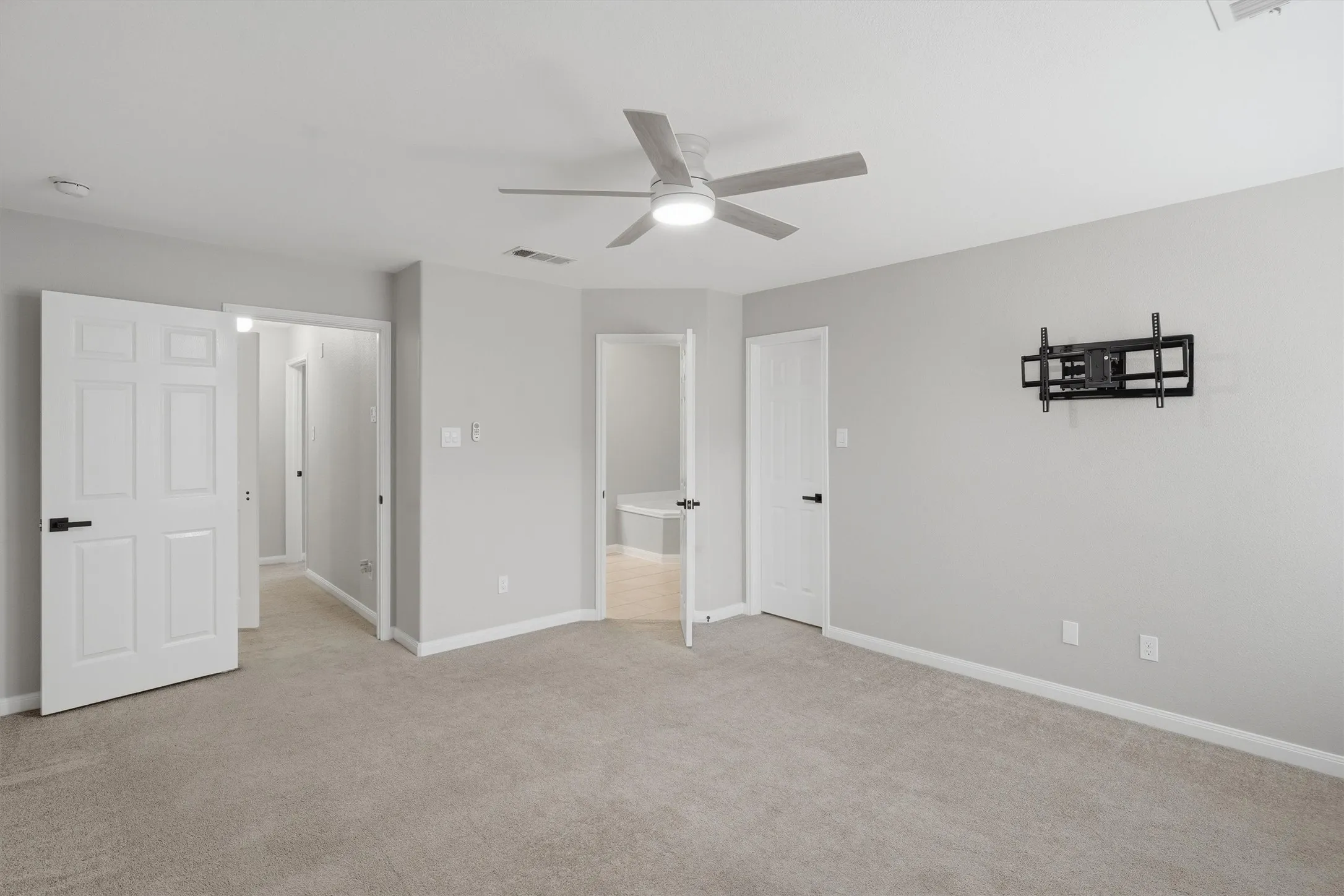 Single Family Residence For Sale in Wise County , 161 Dodge City Trail, Newark, Texas 76071, 3 Bedroom, 3 Bathroom, 2 Garage spaces, 1,704 Sqft, built in 2011, mls#21284251, Real Estate Agent in Newark, Homes For Sale in Wise county, Homes For Sale in Newark, Realtor in Newark Texas, Real Estate Brokerage Independent Realty Texas, Luminita Cordes Realtor