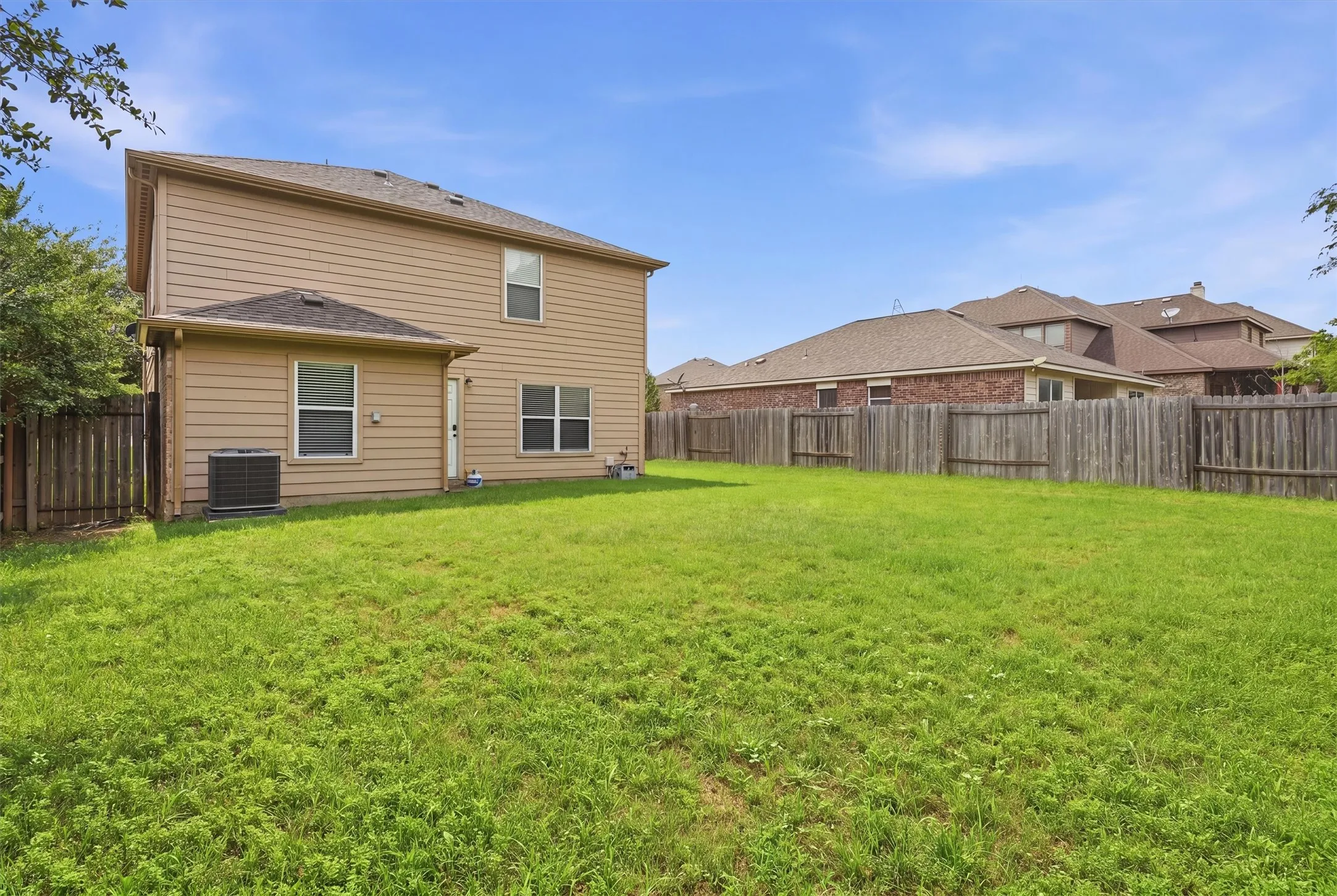 Single Family Residence For Sale in Wise County , 161 Dodge City Trail, Newark, Texas 76071, 3 Bedroom, 3 Bathroom, 2 Garage spaces, 1,704 Sqft, built in 2011, mls#21284251, Real Estate Agent in Newark, Homes For Sale in Wise county, Homes For Sale in Newark, Realtor in Newark Texas, Real Estate Brokerage Independent Realty Texas, Luminita Cordes Realtor