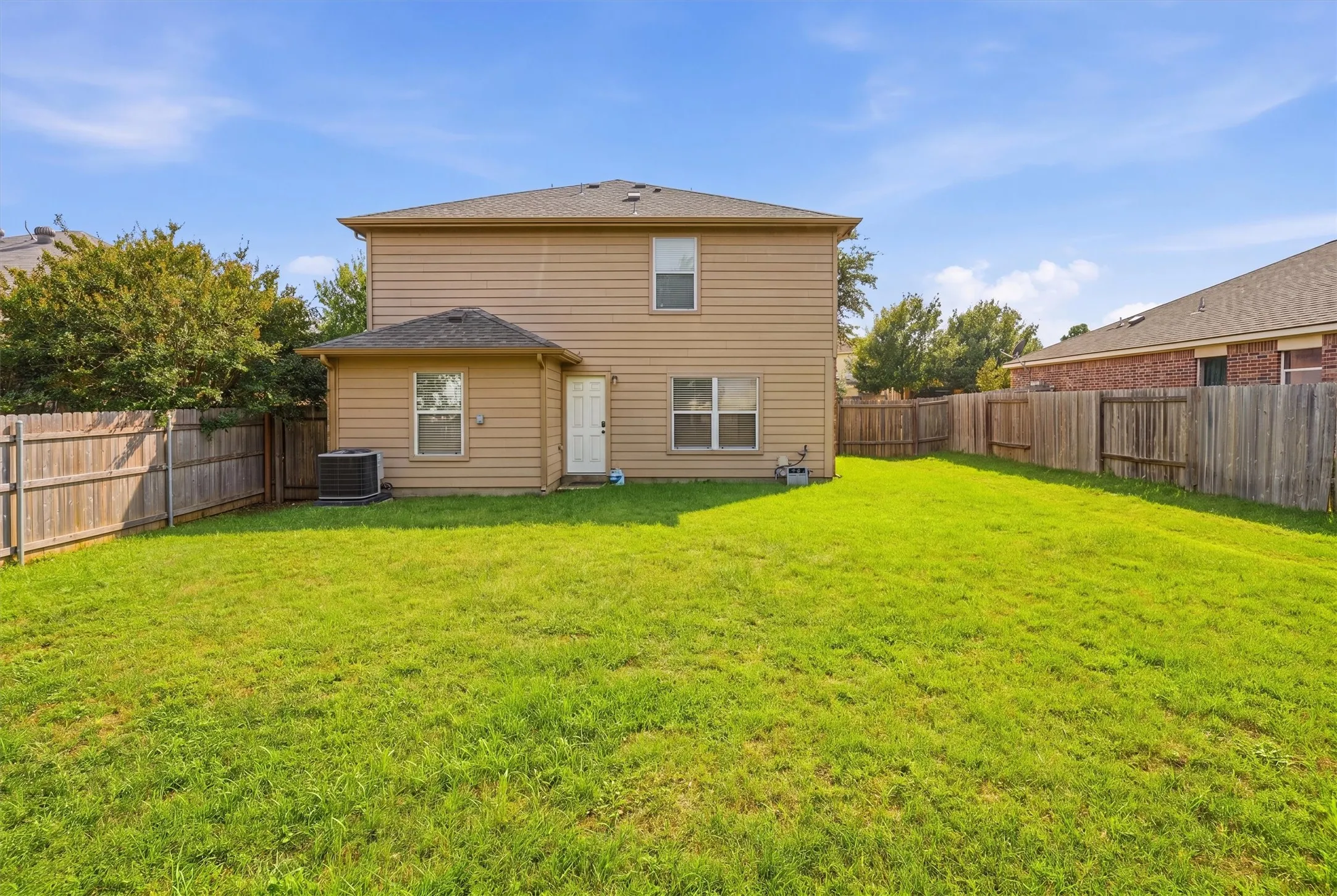 Single Family Residence For Sale in Wise County , 161 Dodge City Trail, Newark, Texas 76071, 3 Bedroom, 3 Bathroom, 2 Garage spaces, 1,704 Sqft, built in 2011, mls#21284251, Real Estate Agent in Newark, Homes For Sale in Wise county, Homes For Sale in Newark, Realtor in Newark Texas, Real Estate Brokerage Independent Realty Texas, Luminita Cordes Realtor