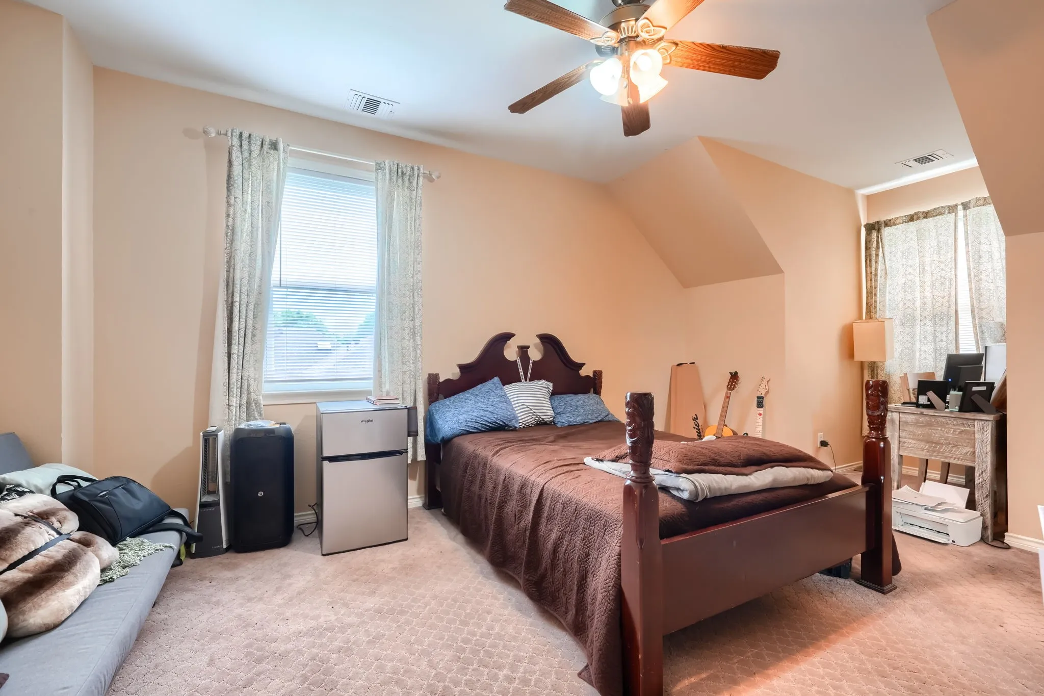 Single Family Residence For Sale in Dallas County , 4502 Dexham Road, Rowlett, Texas 75088, 4 Bedroom, 4 Bathroom, 3 Garage spaces, 2,949 Sqft, built in 1995, mls#21282709, Real Estate Agent in Rowlett, Homes For Sale in Dallas county, Homes For Sale in Rowlett, Realtor in Rowlett Texas, Real Estate Brokerage Independent Realty Texas, Luminita Cordes Realtor