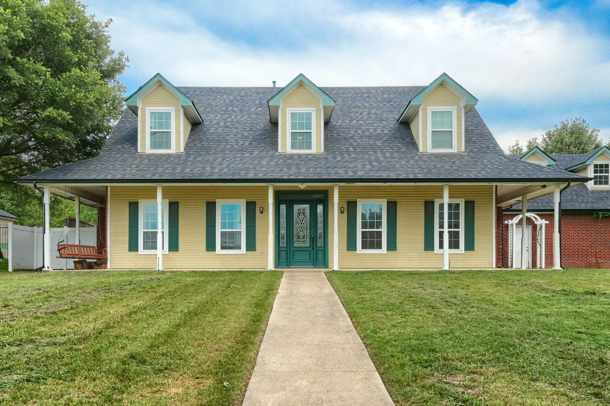 Single Family Residence For Sale in Dallas County , 4502 Dexham Road, Rowlett, Texas 75088, 4 Bedroom, 4 Bathroom, 3 Garage spaces, 2,949 Sqft, built in 1995, mls#21282709, Real Estate Agent in Rowlett, Homes For Sale in Dallas county, Homes For Sale in Rowlett, Realtor in Rowlett Texas, Real Estate Brokerage Independent Realty Texas, Luminita Cordes Realtor