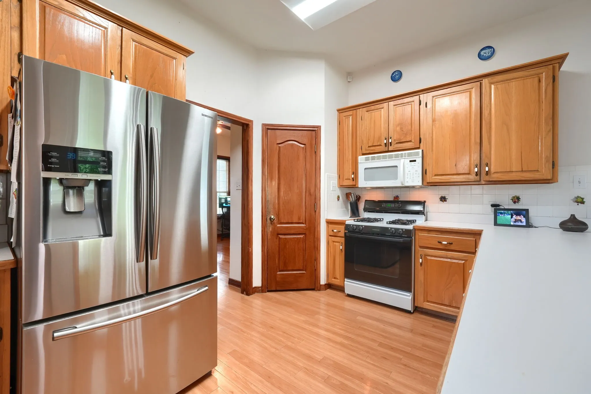 Single Family Residence For Sale in Dallas County , 4502 Dexham Road, Rowlett, Texas 75088, 4 Bedroom, 4 Bathroom, 3 Garage spaces, 2,949 Sqft, built in 1995, mls#21282709, Real Estate Agent in Rowlett, Homes For Sale in Dallas county, Homes For Sale in Rowlett, Realtor in Rowlett Texas, Real Estate Brokerage Independent Realty Texas, Luminita Cordes Realtor