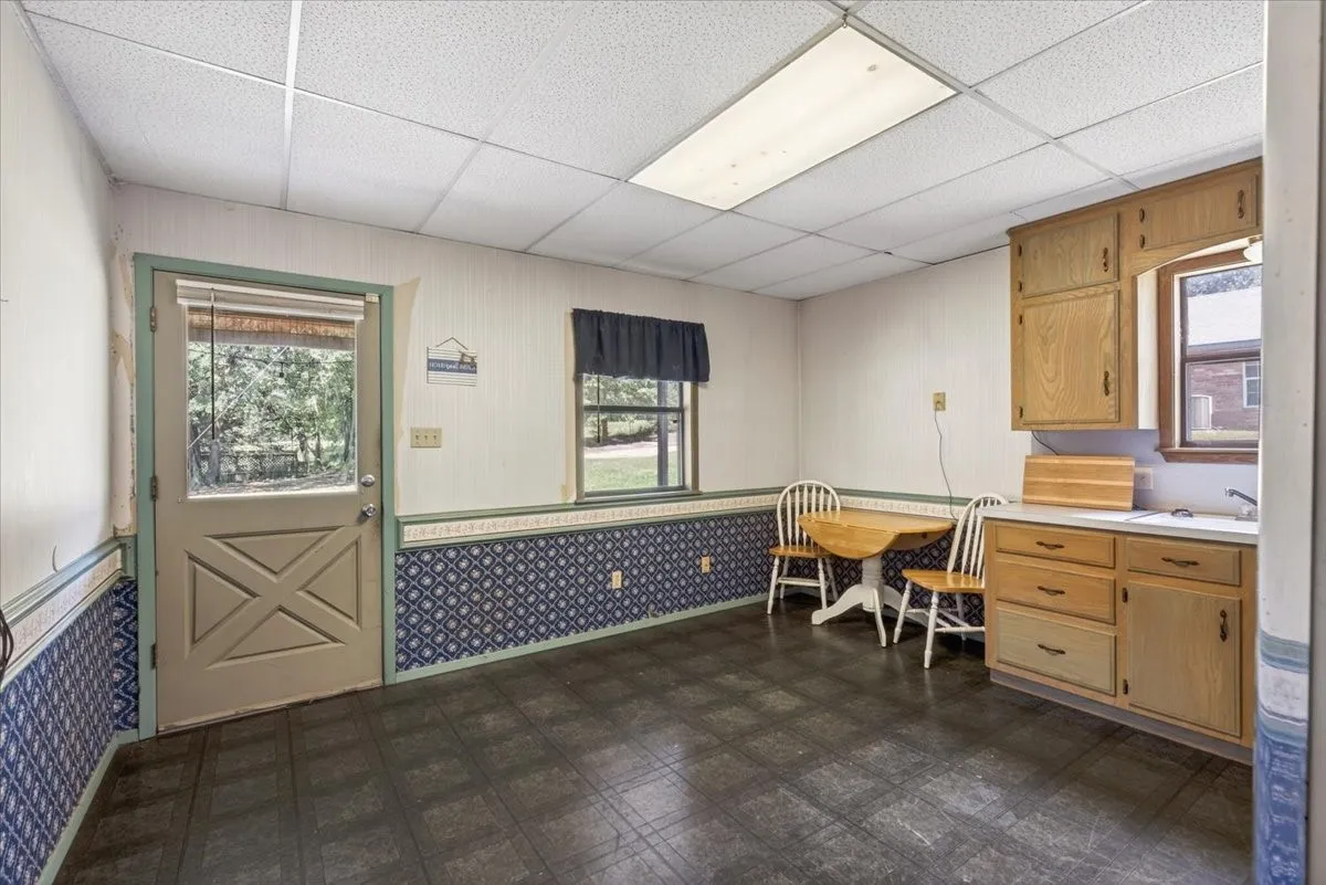 Single Family Residence For Sale in Henderson County , 13150 Jordan FM607, Brownsboro, Texas 75756, 3 Bedroom, 3 Bathroom, 2 Garage spaces, 1,670 Sqft, built in 1998, mls#21285983, Real Estate Agent in Brownsboro, Homes For Sale in Henderson county, Homes For Sale in Brownsboro, Realtor in Brownsboro Texas, Real Estate Brokerage Independent Realty Texas, Luminita Cordes Realtor