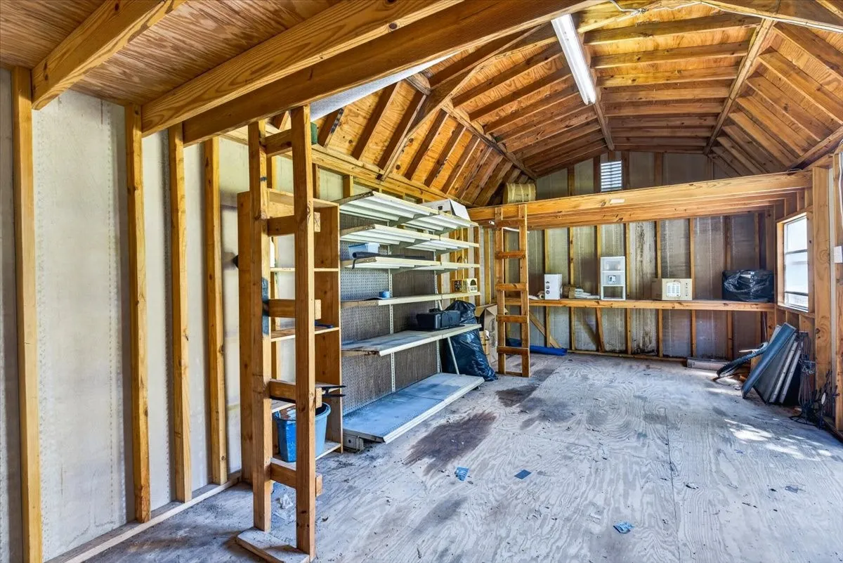 Single Family Residence For Sale in Henderson County , 13150 Jordan FM607, Brownsboro, Texas 75756, 3 Bedroom, 3 Bathroom, 2 Garage spaces, 1,670 Sqft, built in 1998, mls#21285983, Real Estate Agent in Brownsboro, Homes For Sale in Henderson county, Homes For Sale in Brownsboro, Realtor in Brownsboro Texas, Real Estate Brokerage Independent Realty Texas, Luminita Cordes Realtor