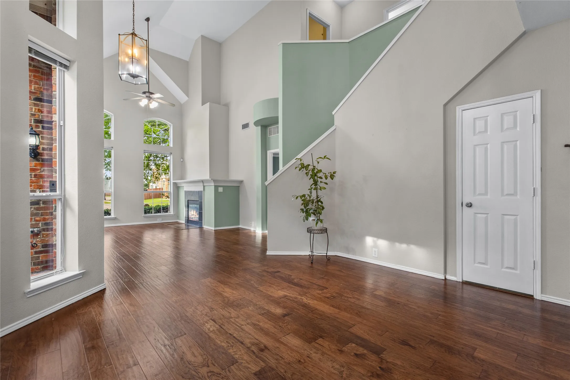 Townhouse For Sale in Collin County , 11393 Chaucer Drive, Frisco, Texas 75035, 3 Bedrooms, 3 Bathrooms, 2 Garage spaces, 2,063 Sqft, built in 2003, Price $369,990, mls#21285818, Real Estate Agent in Frisco, Homes For Sale in Collin county, Homes For Sale in Frisco, Realtor in Frisco Texas, Real Estate Brokerage Independent Realty Texas, Luminita Cordes Realtor