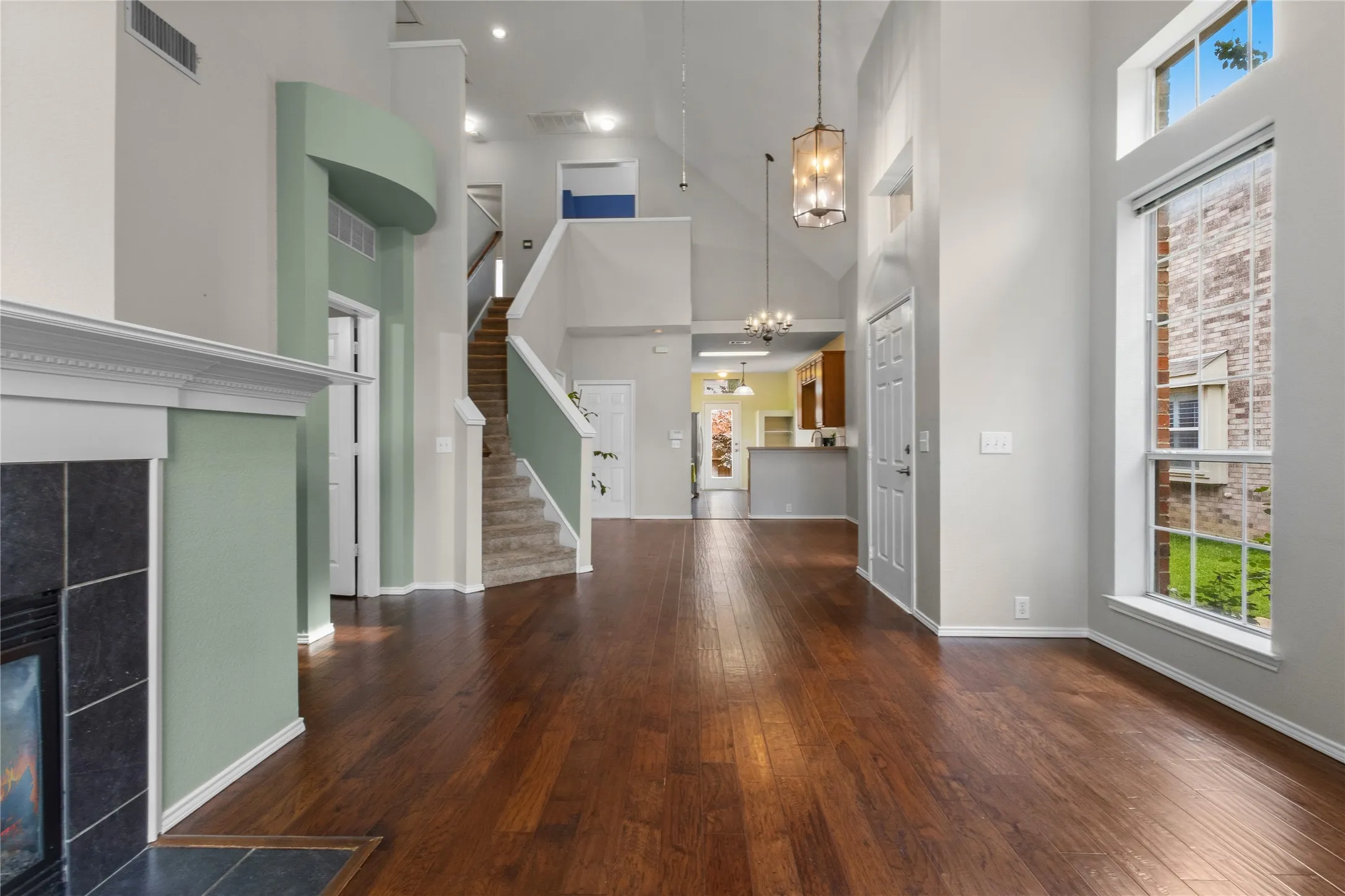 Townhouse For Sale in Collin County , 11393 Chaucer Drive, Frisco, Texas 75035, 3 Bedrooms, 3 Bathrooms, 2 Garage spaces, 2,063 Sqft, built in 2003, Price $369,990, mls#21285818, Real Estate Agent in Frisco, Homes For Sale in Collin county, Homes For Sale in Frisco, Realtor in Frisco Texas, Real Estate Brokerage Independent Realty Texas, Luminita Cordes Realtor