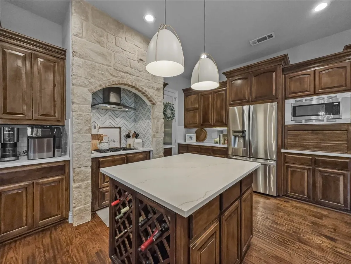 Single Family Residence For Sale in Tarrant County , 1400 Eleanor Rigby Lane, Mansfield, Texas 76063, 5 Bedroom, 4 Bathroom, 3 Garage spaces, 4,074 Sqft, built in 2008, mls#21283852, Real Estate Agent in Mansfield, Homes For Sale in Tarrant county, Homes For Sale in Mansfield, Realtor in Mansfield Texas, Real Estate Brokerage Independent Realty Texas, Luminita Cordes Realtor