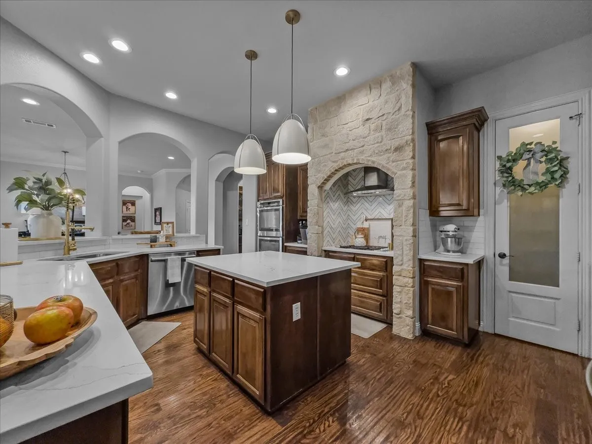 Single Family Residence For Sale in Tarrant County , 1400 Eleanor Rigby Lane, Mansfield, Texas 76063, 5 Bedroom, 4 Bathroom, 3 Garage spaces, 4,074 Sqft, built in 2008, mls#21283852, Real Estate Agent in Mansfield, Homes For Sale in Tarrant county, Homes For Sale in Mansfield, Realtor in Mansfield Texas, Real Estate Brokerage Independent Realty Texas, Luminita Cordes Realtor