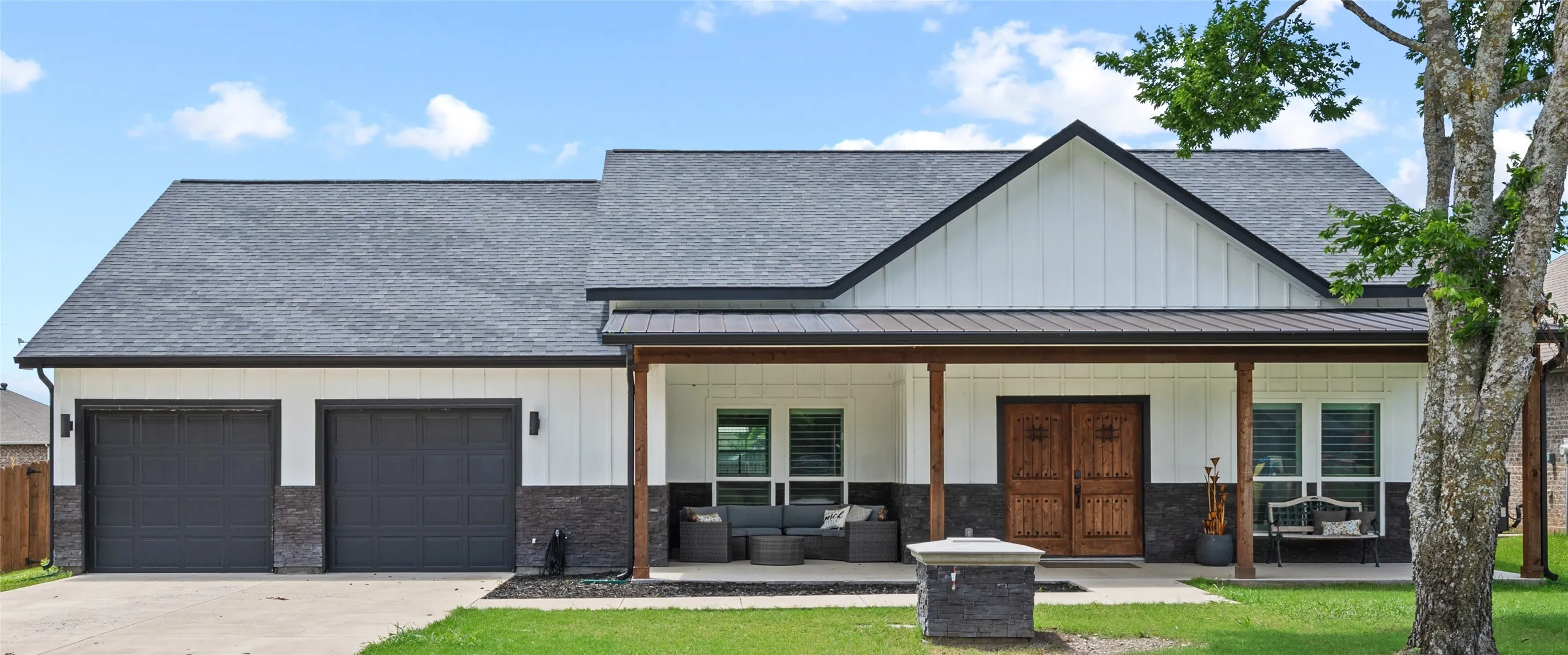 Single Family Residence For Sale in Tarrant County , 7825 Cupp Court, Fort Worth, Texas 76126, 3 Bedroom, 3 Bathroom, 2 Garage spaces, 2,433 Sqft, built in 2021, mls#21285481, Real Estate Agent in Fort Worth, Homes For Sale in Tarrant county, Homes For Sale in Fort Worth, Realtor in Fort Worth Texas, Real Estate Brokerage Independent Realty Texas, Luminita Cordes Realtor