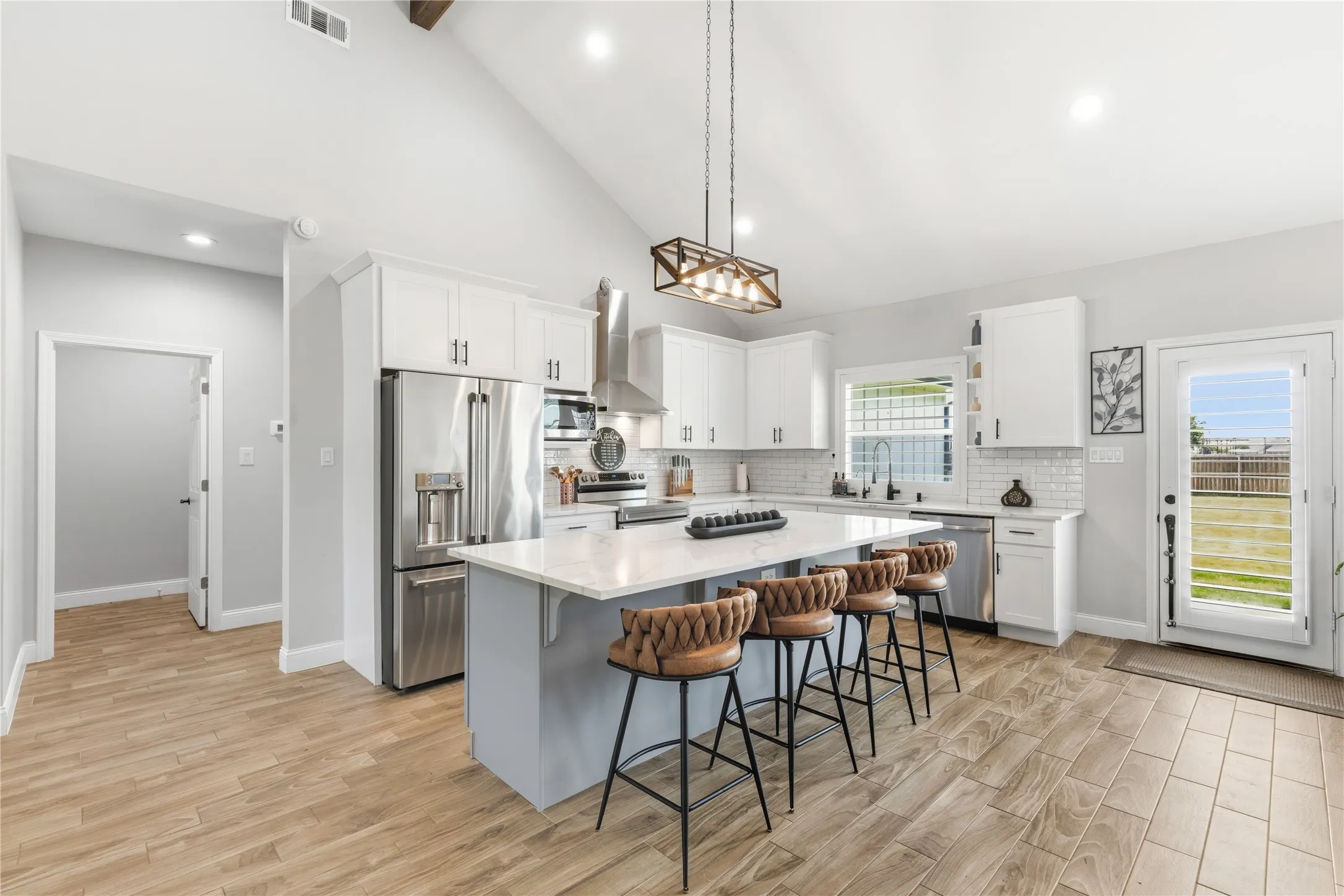 Single Family Residence For Sale in Tarrant County , 7825 Cupp Court, Fort Worth, Texas 76126, 3 Bedroom, 3 Bathroom, 2 Garage spaces, 2,433 Sqft, built in 2021, mls#21285481, Real Estate Agent in Fort Worth, Homes For Sale in Tarrant county, Homes For Sale in Fort Worth, Realtor in Fort Worth Texas, Real Estate Brokerage Independent Realty Texas, Luminita Cordes Realtor