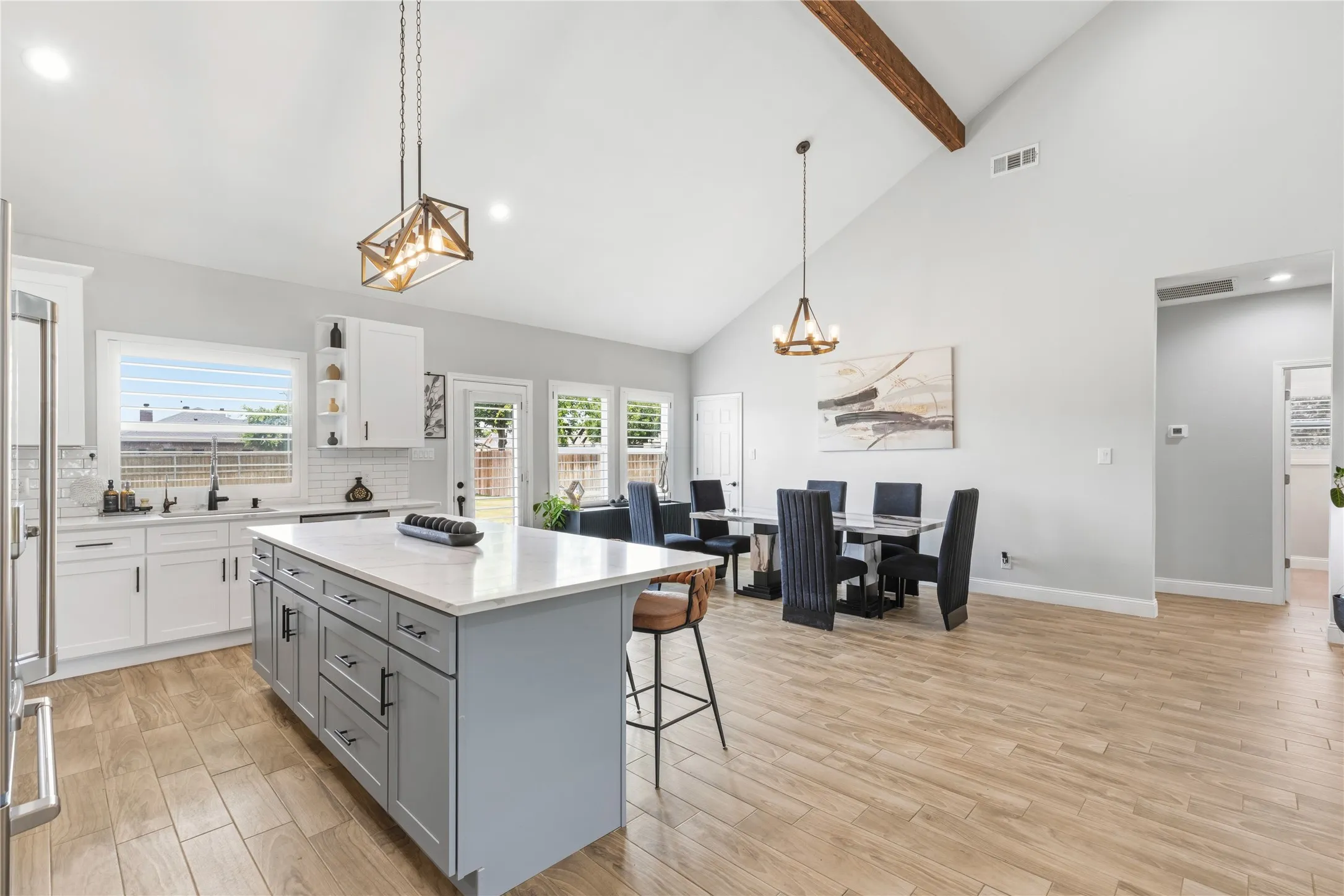 Single Family Residence For Sale in Tarrant County , 7825 Cupp Court, Fort Worth, Texas 76126, 3 Bedroom, 3 Bathroom, 2 Garage spaces, 2,433 Sqft, built in 2021, mls#21285481, Real Estate Agent in Fort Worth, Homes For Sale in Tarrant county, Homes For Sale in Fort Worth, Realtor in Fort Worth Texas, Real Estate Brokerage Independent Realty Texas, Luminita Cordes Realtor