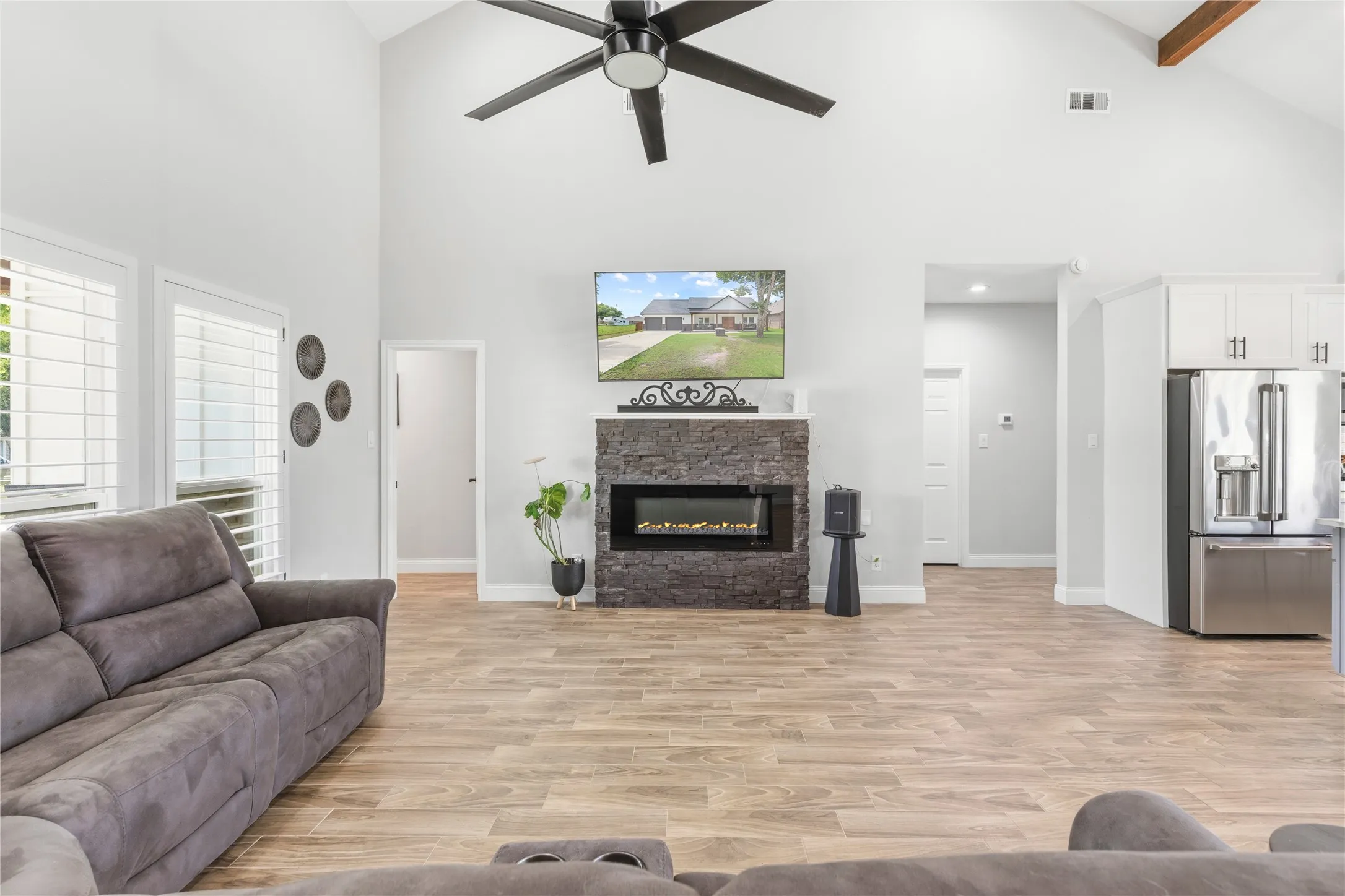 Single Family Residence For Sale in Tarrant County , 7825 Cupp Court, Fort Worth, Texas 76126, 3 Bedroom, 3 Bathroom, 2 Garage spaces, 2,433 Sqft, built in 2021, mls#21285481, Real Estate Agent in Fort Worth, Homes For Sale in Tarrant county, Homes For Sale in Fort Worth, Realtor in Fort Worth Texas, Real Estate Brokerage Independent Realty Texas, Luminita Cordes Realtor