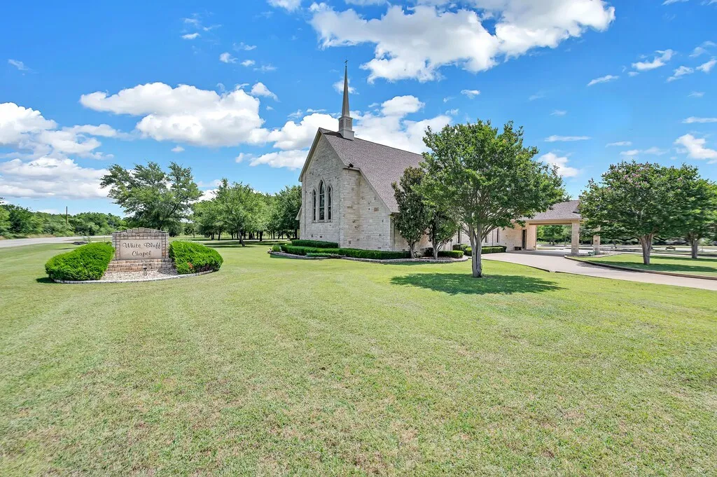 Non denominational chapel in White Bluff.