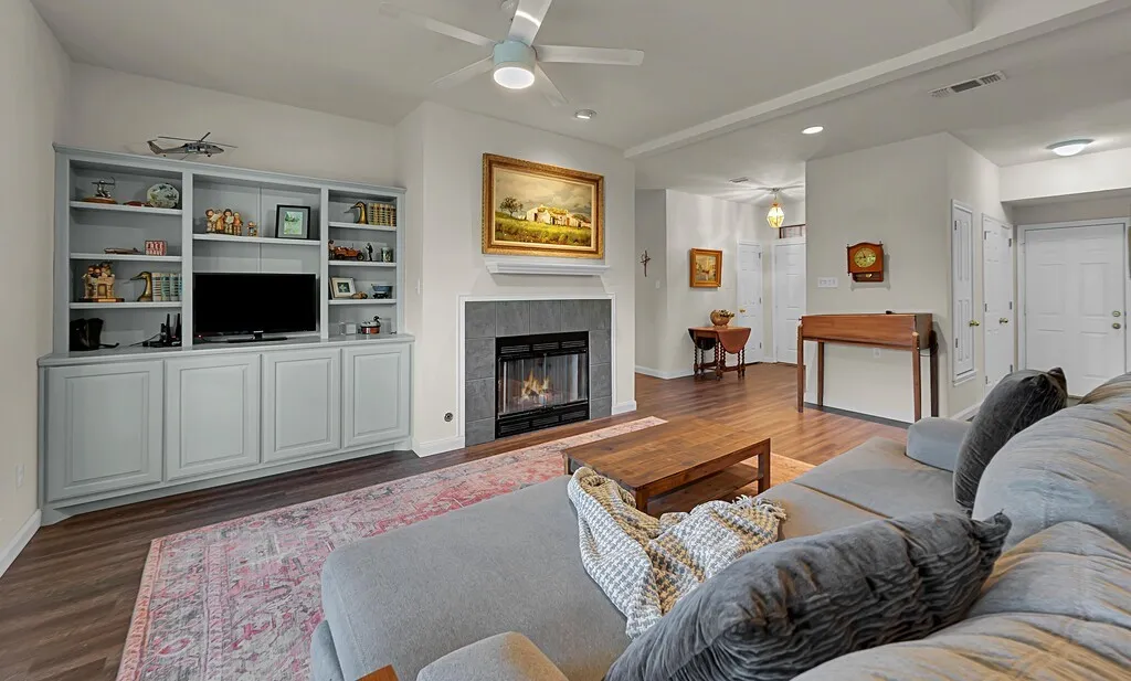 Cozy living room .