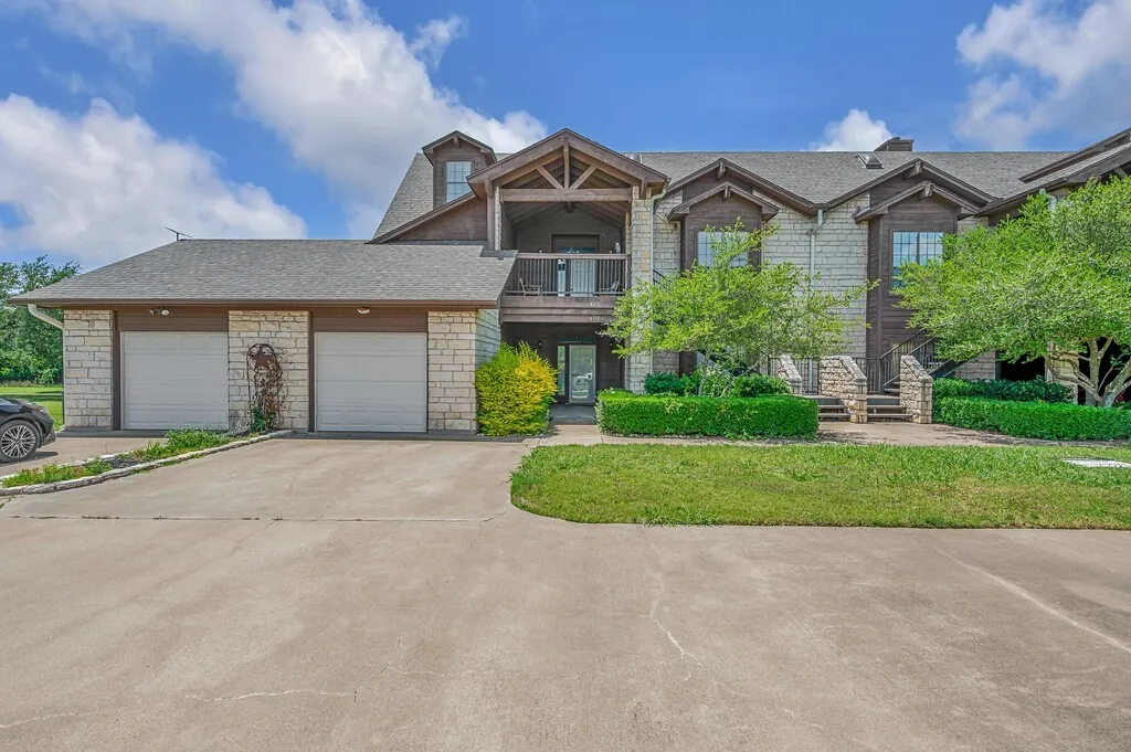 Front of 27095 Meadowmore condos.