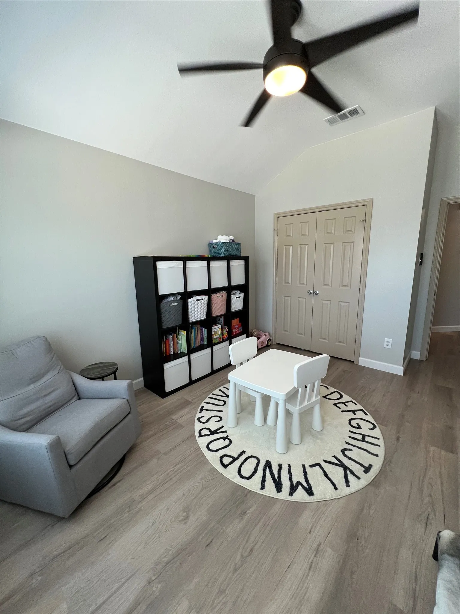 Townhouse For Sale in Tarrant County , 12630 Bay Avenue, Fort Worth, Texas 76040, 3 Bedroom, 3 Bathroom, 1 Garage spaces, 1,781 Sqft, built in 2005, mls#21280462, Real Estate Agent in Fort Worth, Homes For Sale in Tarrant county, Homes For Sale in Fort Worth, Realtor in Fort Worth Texas, Real Estate Brokerage Independent Realty Texas, Luminita Cordes Realtor