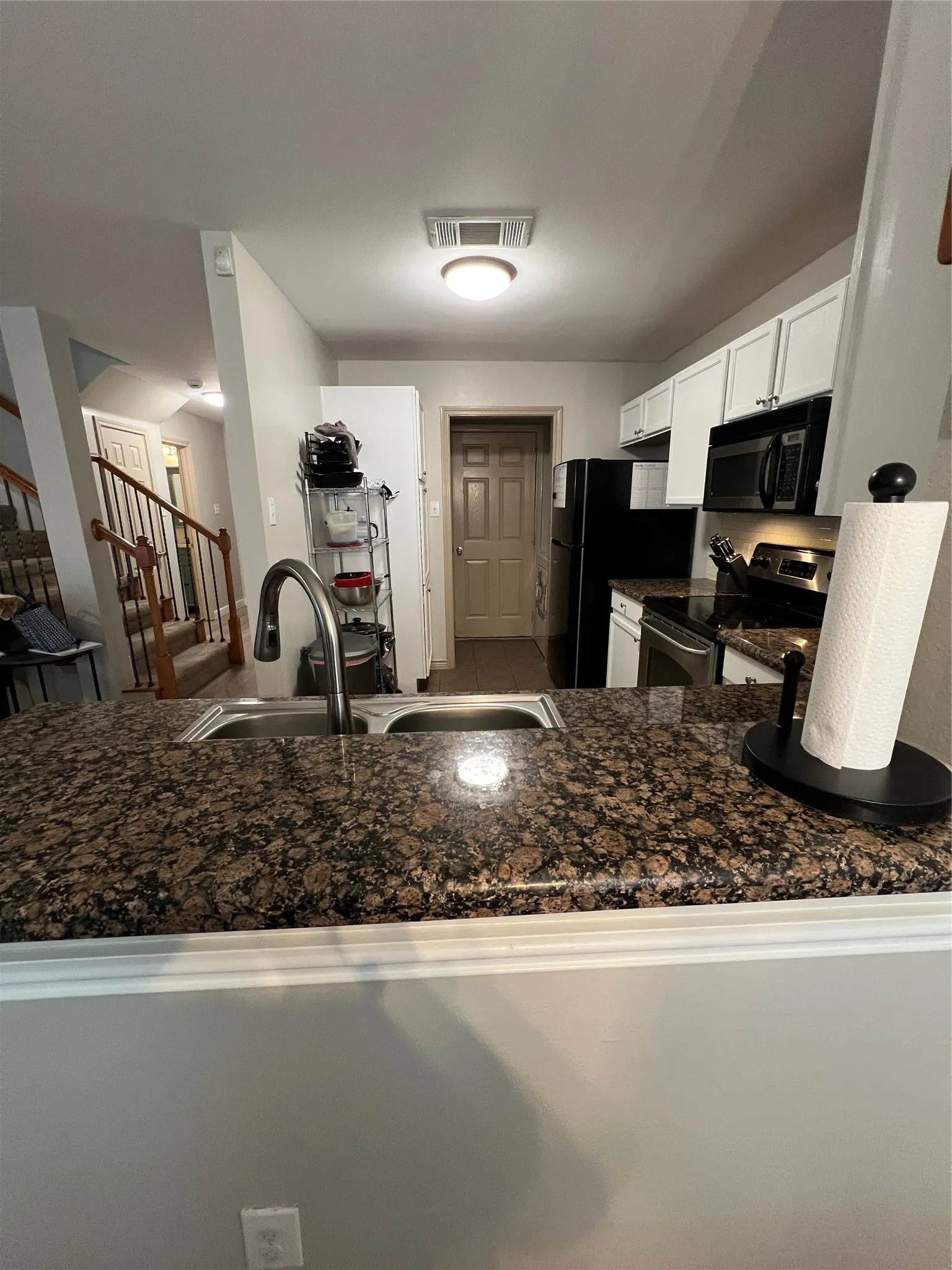 Townhouse For Sale in Tarrant County , 12630 Bay Avenue, Fort Worth, Texas 76040, 3 Bedroom, 3 Bathroom, 1 Garage spaces, 1,781 Sqft, built in 2005, mls#21280462, Real Estate Agent in Fort Worth, Homes For Sale in Tarrant county, Homes For Sale in Fort Worth, Realtor in Fort Worth Texas, Real Estate Brokerage Independent Realty Texas, Luminita Cordes Realtor