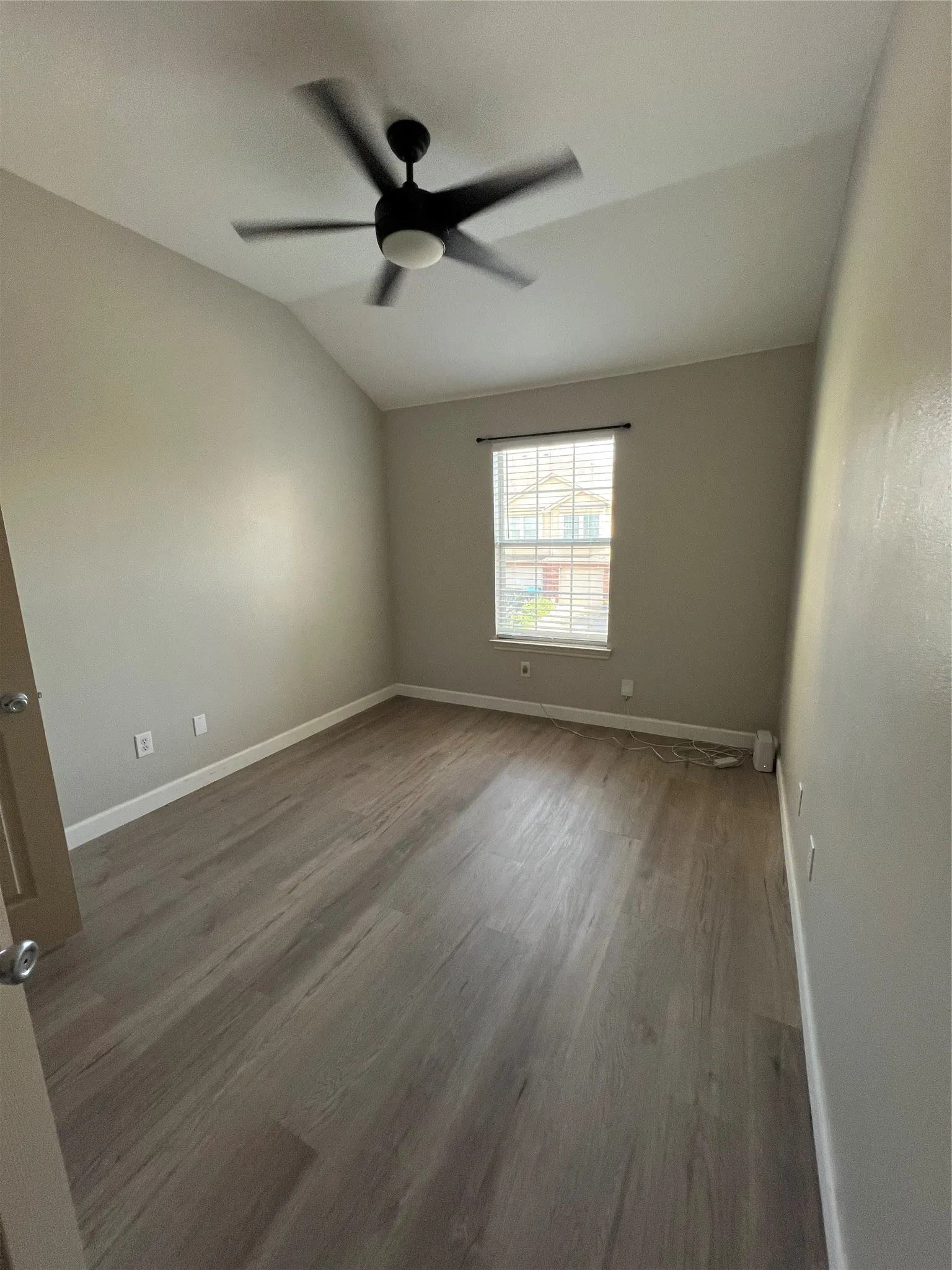 Townhouse For Sale in Tarrant County , 12630 Bay Avenue, Fort Worth, Texas 76040, 3 Bedroom, 3 Bathroom, 1 Garage spaces, 1,781 Sqft, built in 2005, mls#21280462, Real Estate Agent in Fort Worth, Homes For Sale in Tarrant county, Homes For Sale in Fort Worth, Realtor in Fort Worth Texas, Real Estate Brokerage Independent Realty Texas, Luminita Cordes Realtor