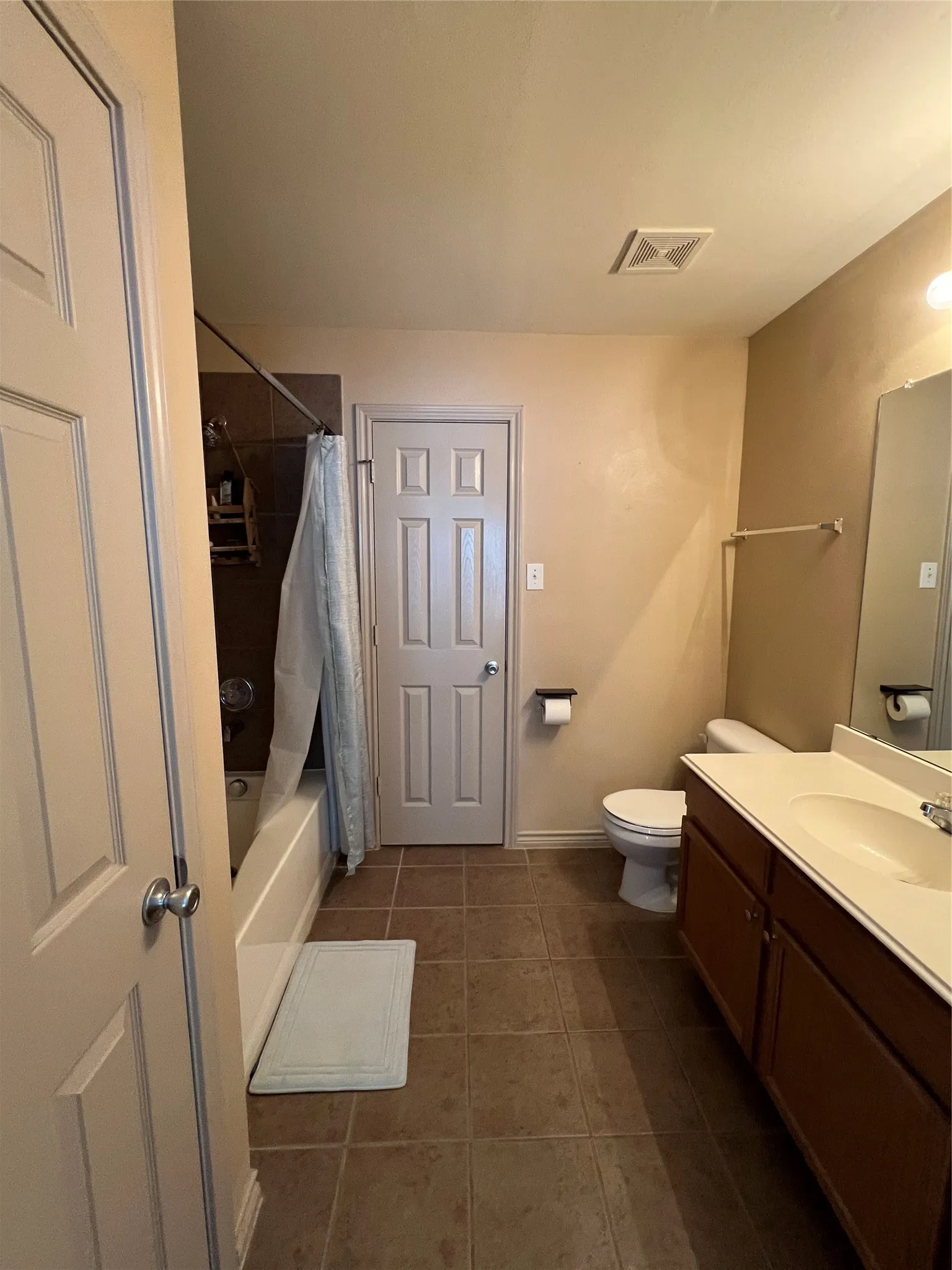 Townhouse For Sale in Tarrant County , 12630 Bay Avenue, Fort Worth, Texas 76040, 3 Bedroom, 3 Bathroom, 1 Garage spaces, 1,781 Sqft, built in 2005, mls#21280462, Real Estate Agent in Fort Worth, Homes For Sale in Tarrant county, Homes For Sale in Fort Worth, Realtor in Fort Worth Texas, Real Estate Brokerage Independent Realty Texas, Luminita Cordes Realtor