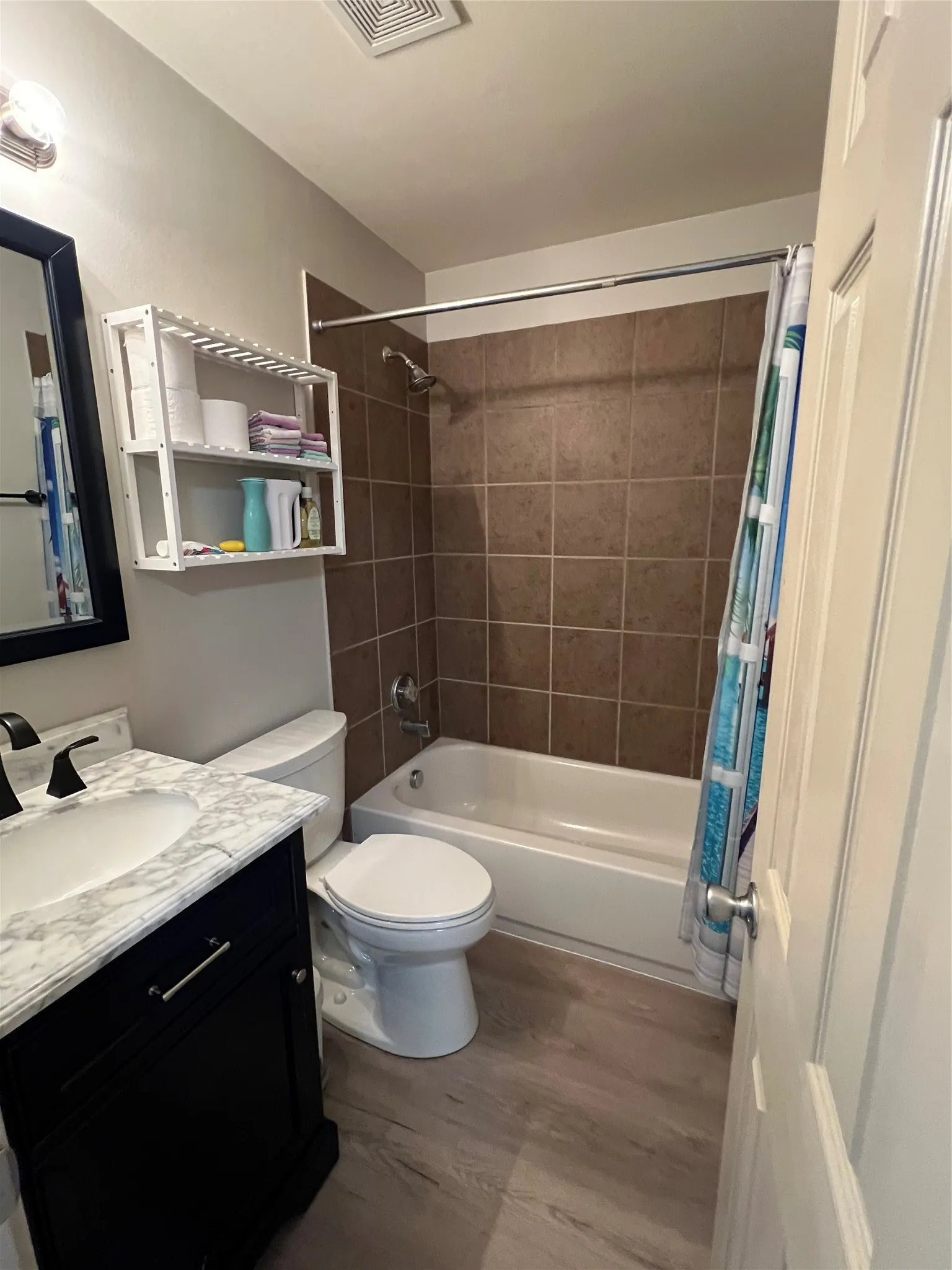 Townhouse For Sale in Tarrant County , 12630 Bay Avenue, Fort Worth, Texas 76040, 3 Bedroom, 3 Bathroom, 1 Garage spaces, 1,781 Sqft, built in 2005, mls#21280462, Real Estate Agent in Fort Worth, Homes For Sale in Tarrant county, Homes For Sale in Fort Worth, Realtor in Fort Worth Texas, Real Estate Brokerage Independent Realty Texas, Luminita Cordes Realtor