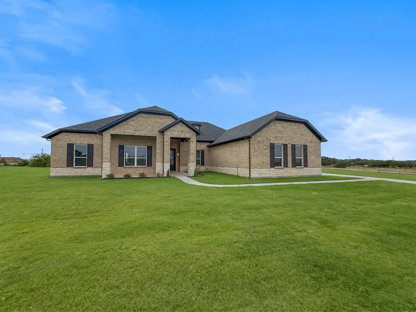 Single Family Residence For Sale in Parker County , 204 Slimp Bluff, Azle, Texas 76020, 4 Bedroom, 4 Bathroom, 3 Garage spaces, 2,725 Sqft, built in 2025, mls#21286029, Real Estate Agent in Azle, Homes For Sale in Parker county, Homes For Sale in Azle, Realtor in Azle Texas, Real Estate Brokerage Independent Realty Texas, Luminita Cordes Realtor