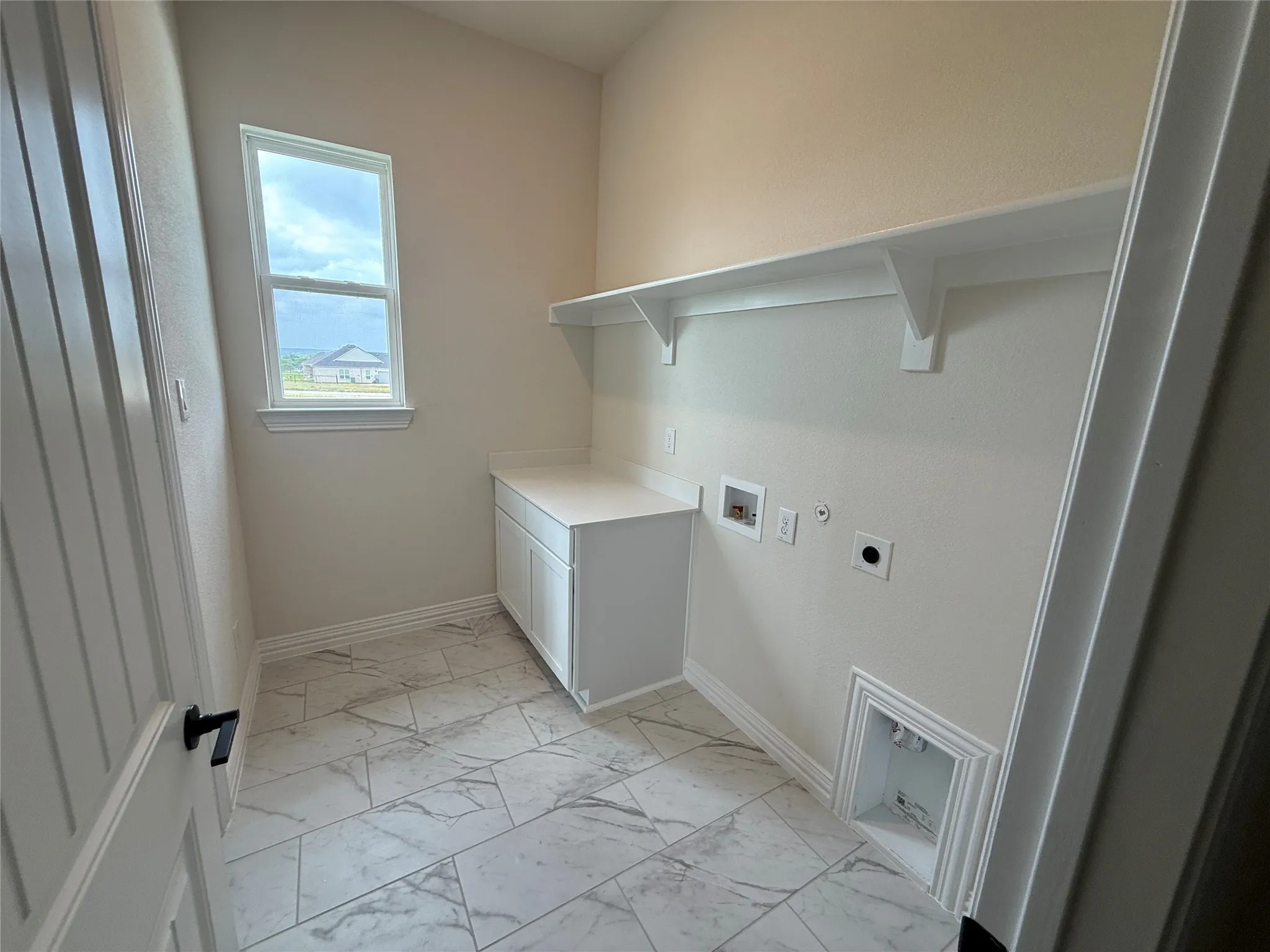 Single Family Residence For Sale in Parker County , 204 Slimp Bluff, Azle, Texas 76020, 4 Bedroom, 4 Bathroom, 3 Garage spaces, 2,725 Sqft, built in 2025, mls#21286029, Real Estate Agent in Azle, Homes For Sale in Parker county, Homes For Sale in Azle, Realtor in Azle Texas, Real Estate Brokerage Independent Realty Texas, Luminita Cordes Realtor
