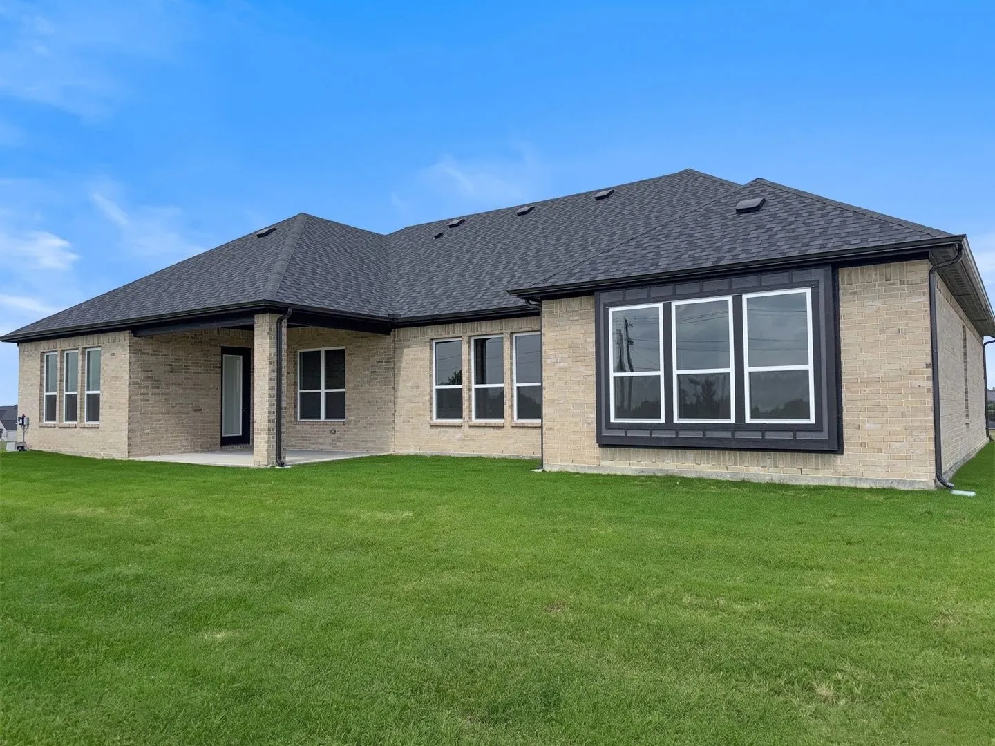 Single Family Residence For Sale in Parker County , 204 Slimp Bluff, Azle, Texas 76020, 4 Bedroom, 4 Bathroom, 3 Garage spaces, 2,725 Sqft, built in 2025, mls#21286029, Real Estate Agent in Azle, Homes For Sale in Parker county, Homes For Sale in Azle, Realtor in Azle Texas, Real Estate Brokerage Independent Realty Texas, Luminita Cordes Realtor