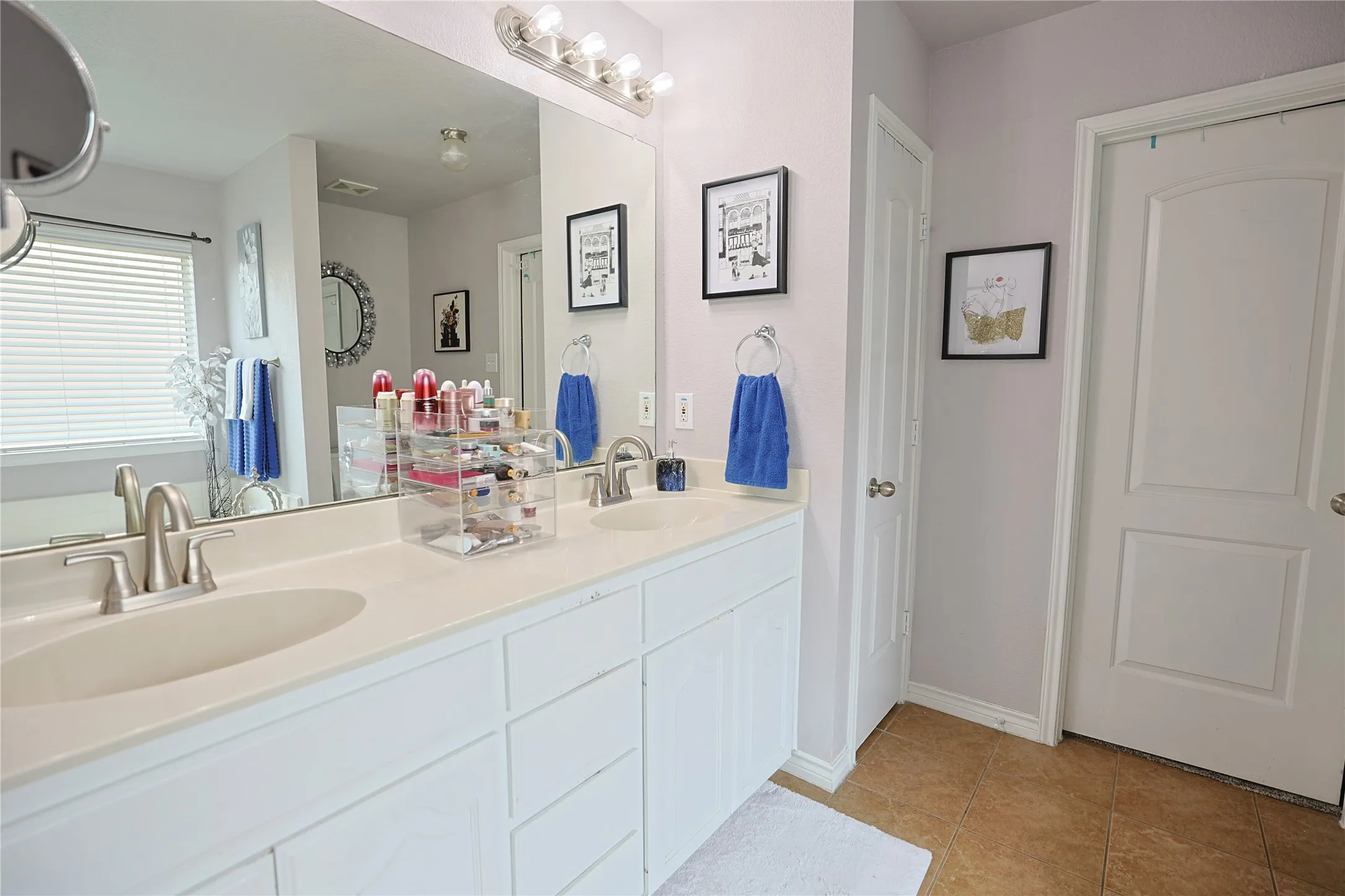 Single Family Residence For Sale in Parker County , 244 Spoke Trail, Willow Park, Texas 76087, 3 Bedroom, 2 Bathroom, 2 Garage spaces, 1,750 Sqft, built in 2007, mls#21285409, Real Estate Agent in Willow Park, Homes For Sale in Parker county, Homes For Sale in Willow Park, Realtor in Willow Park Texas, Real Estate Brokerage Independent Realty Texas, Luminita Cordes Realtor