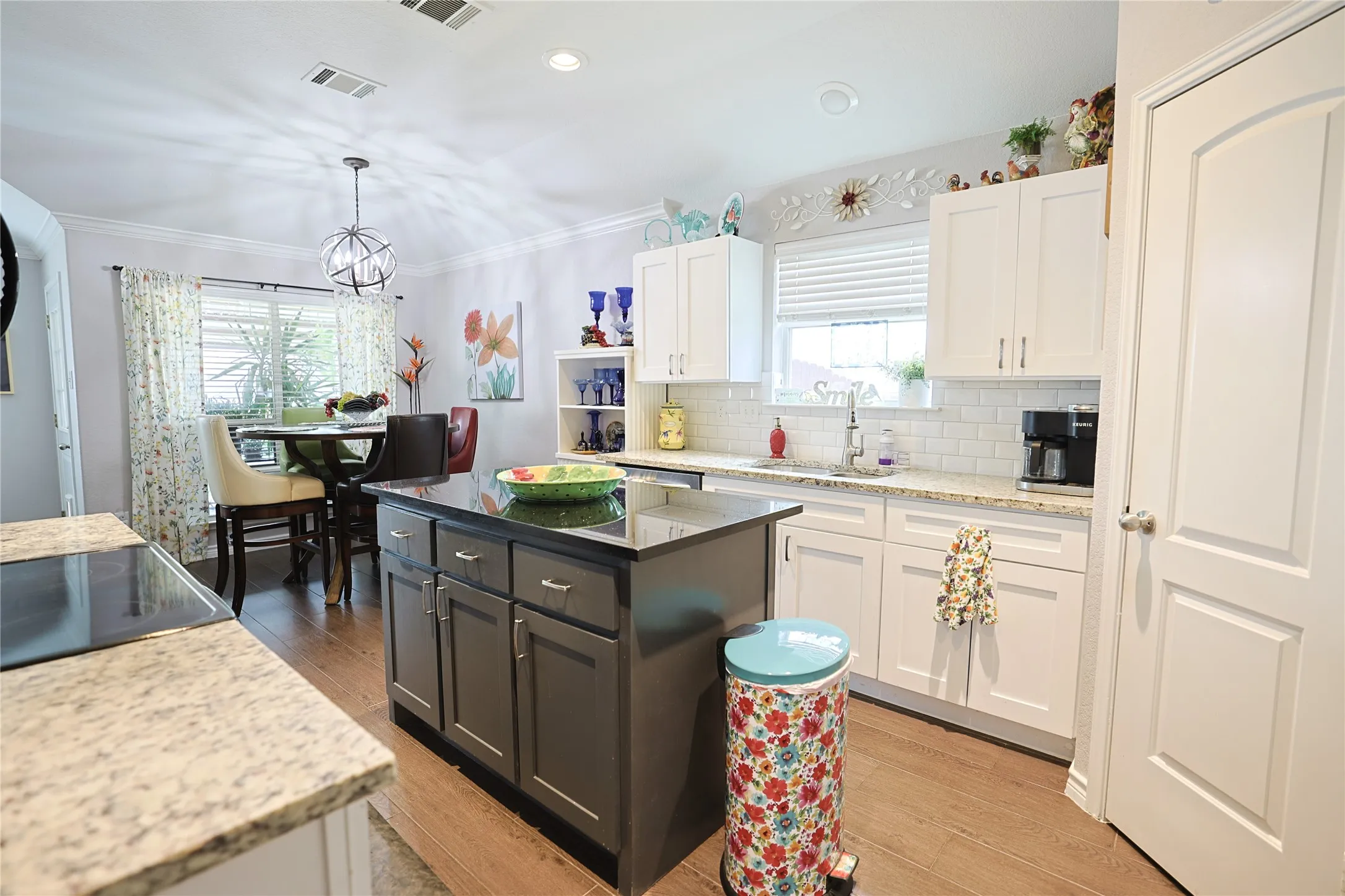 Single Family Residence For Sale in Parker County , 244 Spoke Trail, Willow Park, Texas 76087, 3 Bedroom, 2 Bathroom, 2 Garage spaces, 1,750 Sqft, built in 2007, mls#21285409, Real Estate Agent in Willow Park, Homes For Sale in Parker county, Homes For Sale in Willow Park, Realtor in Willow Park Texas, Real Estate Brokerage Independent Realty Texas, Luminita Cordes Realtor