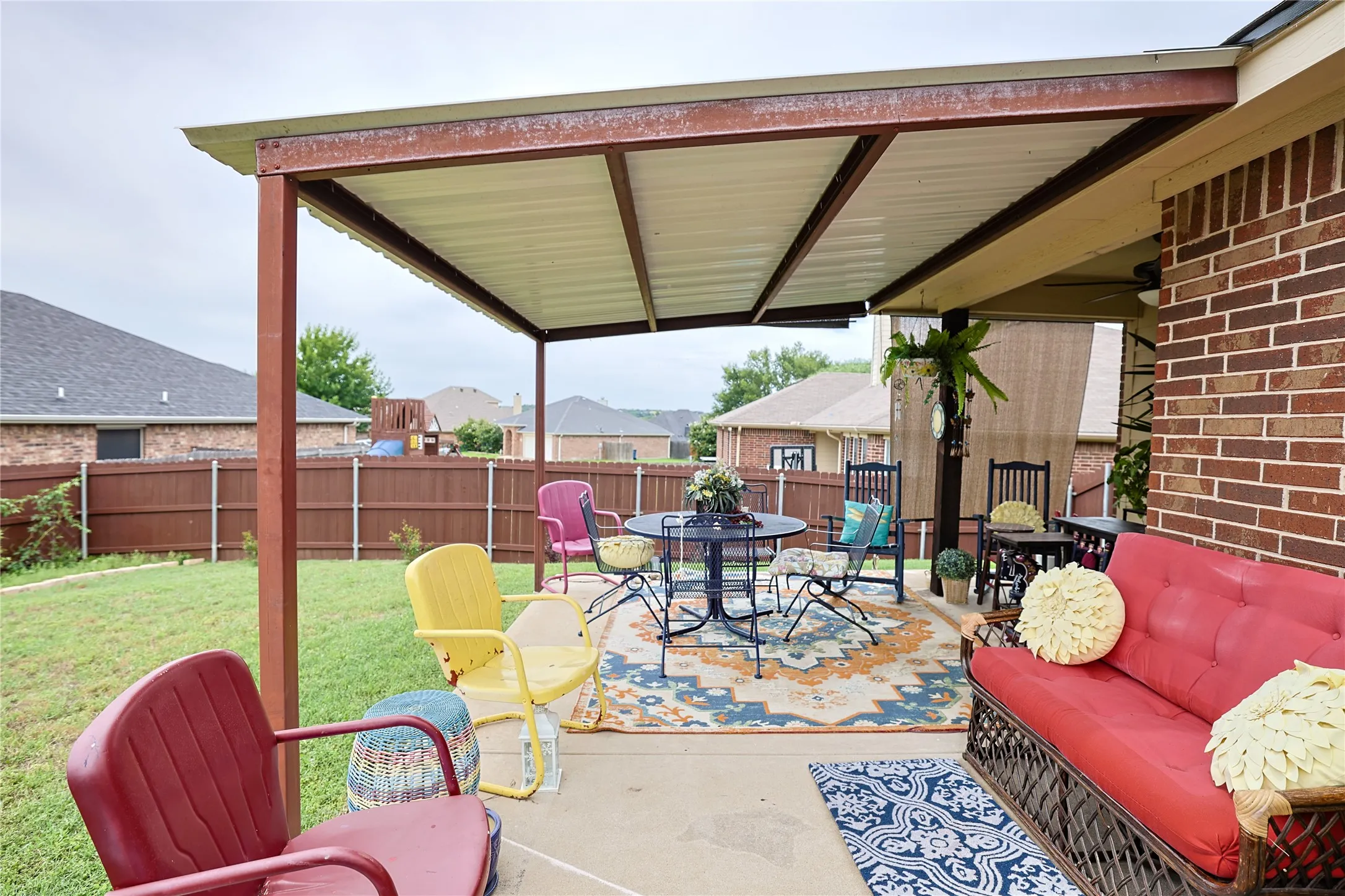 Single Family Residence For Sale in Parker County , 244 Spoke Trail, Willow Park, Texas 76087, 3 Bedroom, 2 Bathroom, 2 Garage spaces, 1,750 Sqft, built in 2007, mls#21285409, Real Estate Agent in Willow Park, Homes For Sale in Parker county, Homes For Sale in Willow Park, Realtor in Willow Park Texas, Real Estate Brokerage Independent Realty Texas, Luminita Cordes Realtor