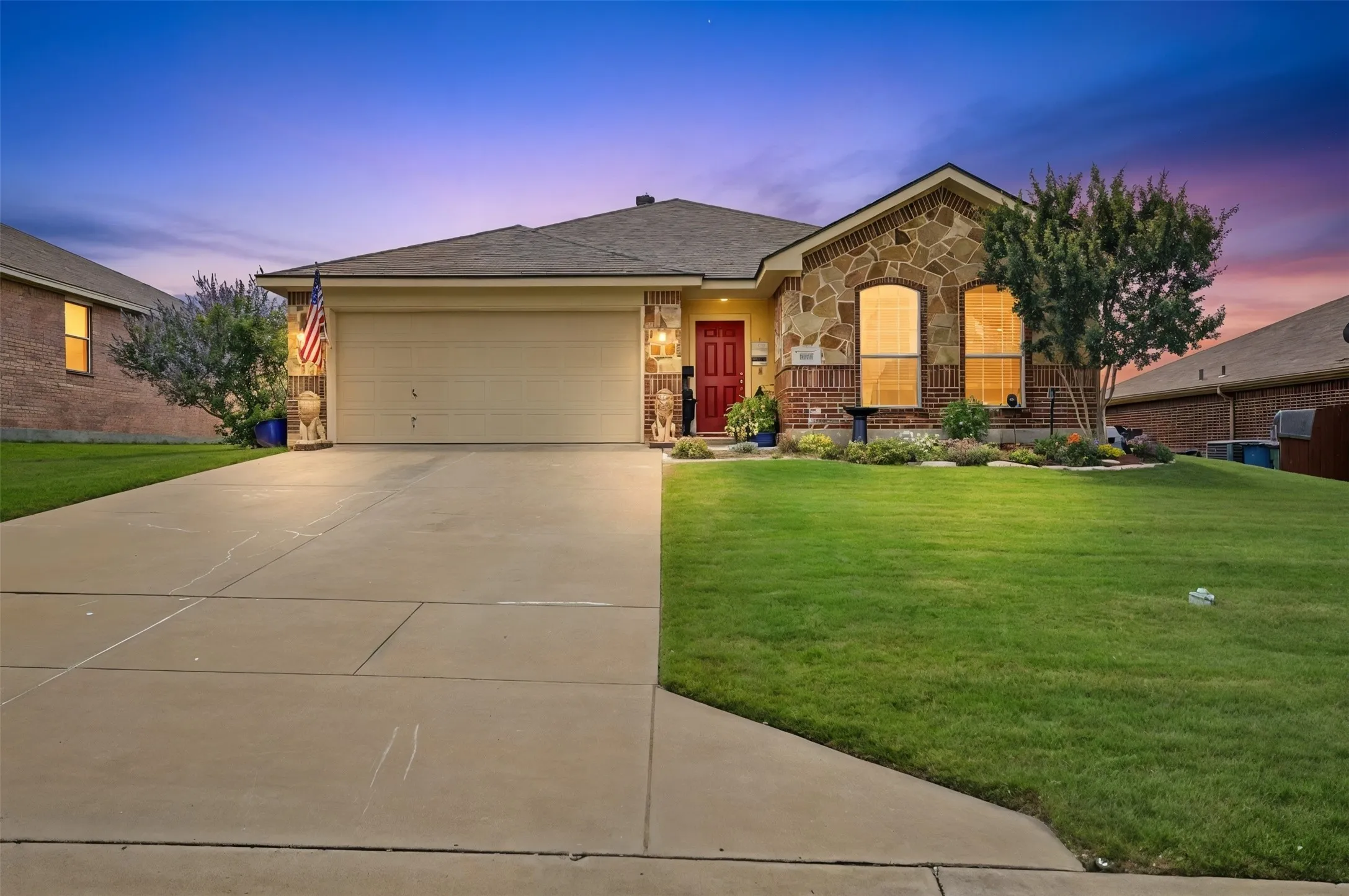 Single Family Residence For Sale in Parker County , 244 Spoke Trail, Willow Park, Texas 76087, 3 Bedroom, 2 Bathroom, 2 Garage spaces, 1,750 Sqft, built in 2007, mls#21285409, Real Estate Agent in Willow Park, Homes For Sale in Parker county, Homes For Sale in Willow Park, Realtor in Willow Park Texas, Real Estate Brokerage Independent Realty Texas, Luminita Cordes Realtor