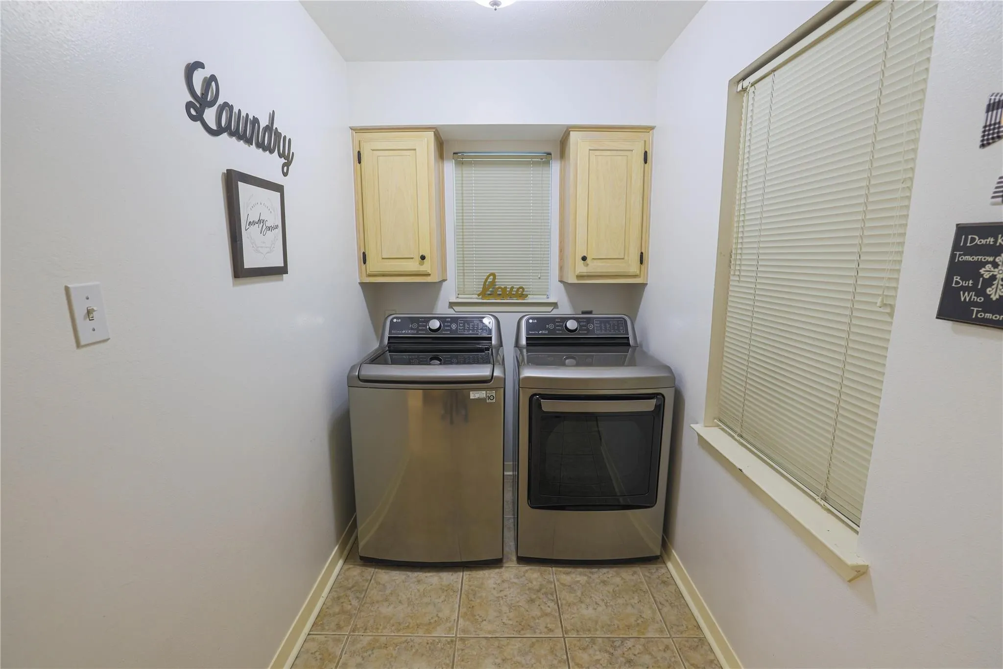 Single Family Residence For Sale in Dallas County , 10959 Park Oak Circle, Dallas, Texas 75228, 3 Bedroom, 2 Bathroom, 2 Garage spaces, 1,680 Sqft, built in 1955, mls#21286058, Real Estate Agent in Dallas, Homes For Sale in Dallas county, Homes For Sale in Dallas, Realtor in Dallas Texas, Real Estate Brokerage Independent Realty Texas, Luminita Cordes Realtor