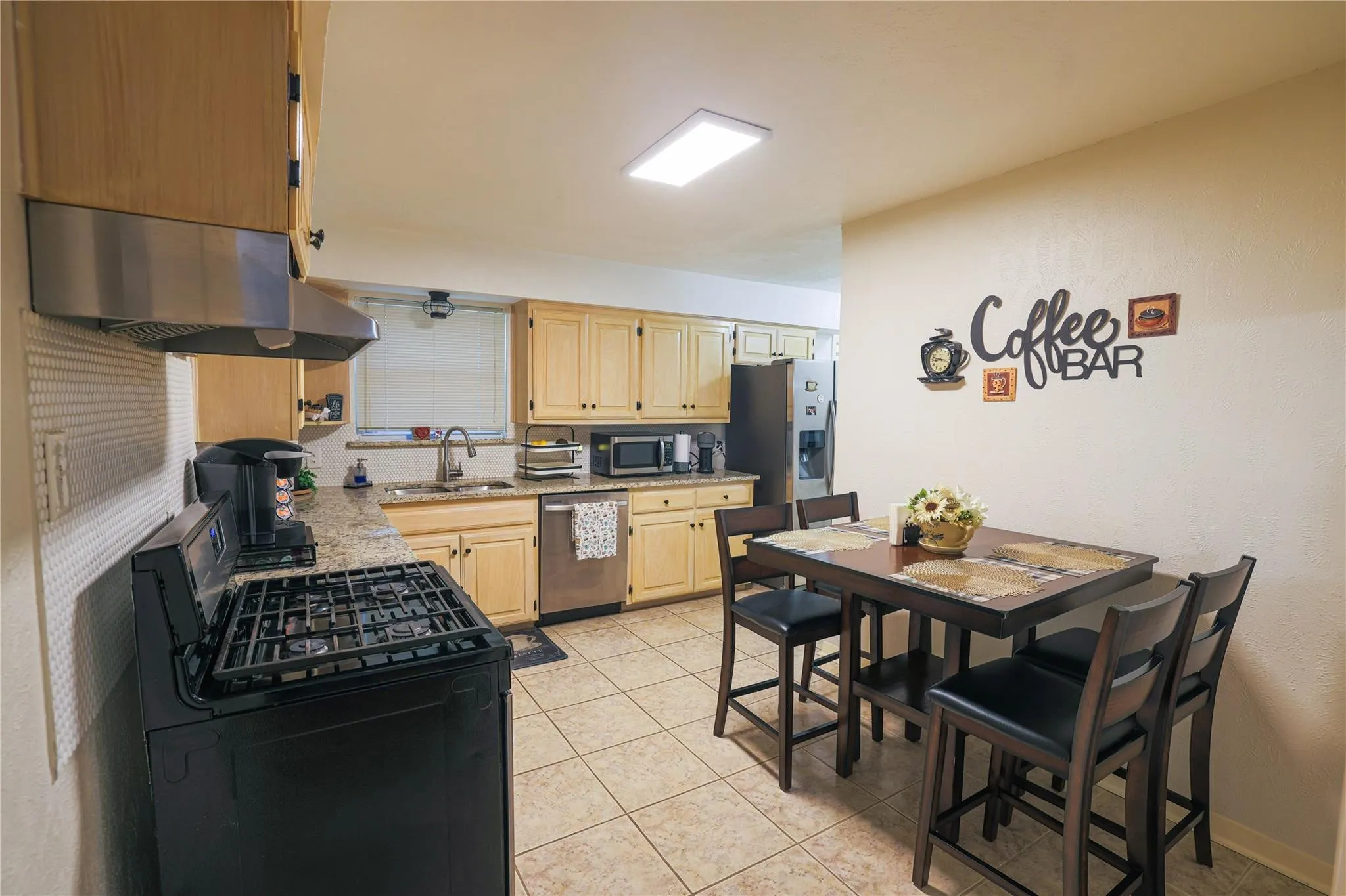 Single Family Residence For Sale in Dallas County , 10959 Park Oak Circle, Dallas, Texas 75228, 3 Bedroom, 2 Bathroom, 2 Garage spaces, 1,680 Sqft, built in 1955, mls#21286058, Real Estate Agent in Dallas, Homes For Sale in Dallas county, Homes For Sale in Dallas, Realtor in Dallas Texas, Real Estate Brokerage Independent Realty Texas, Luminita Cordes Realtor
