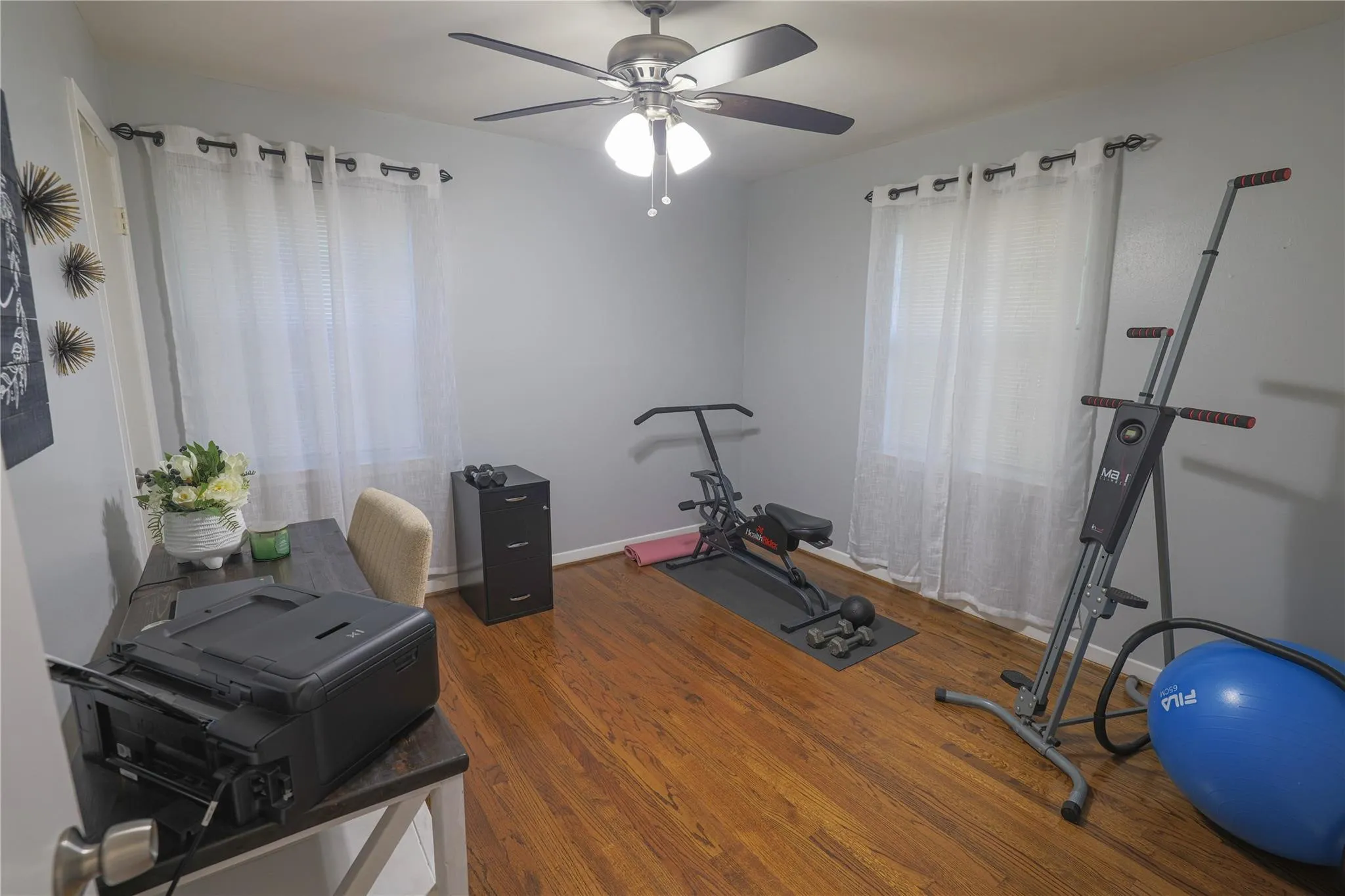 Single Family Residence For Sale in Dallas County , 10959 Park Oak Circle, Dallas, Texas 75228, 3 Bedroom, 2 Bathroom, 2 Garage spaces, 1,680 Sqft, built in 1955, mls#21286058, Real Estate Agent in Dallas, Homes For Sale in Dallas county, Homes For Sale in Dallas, Realtor in Dallas Texas, Real Estate Brokerage Independent Realty Texas, Luminita Cordes Realtor