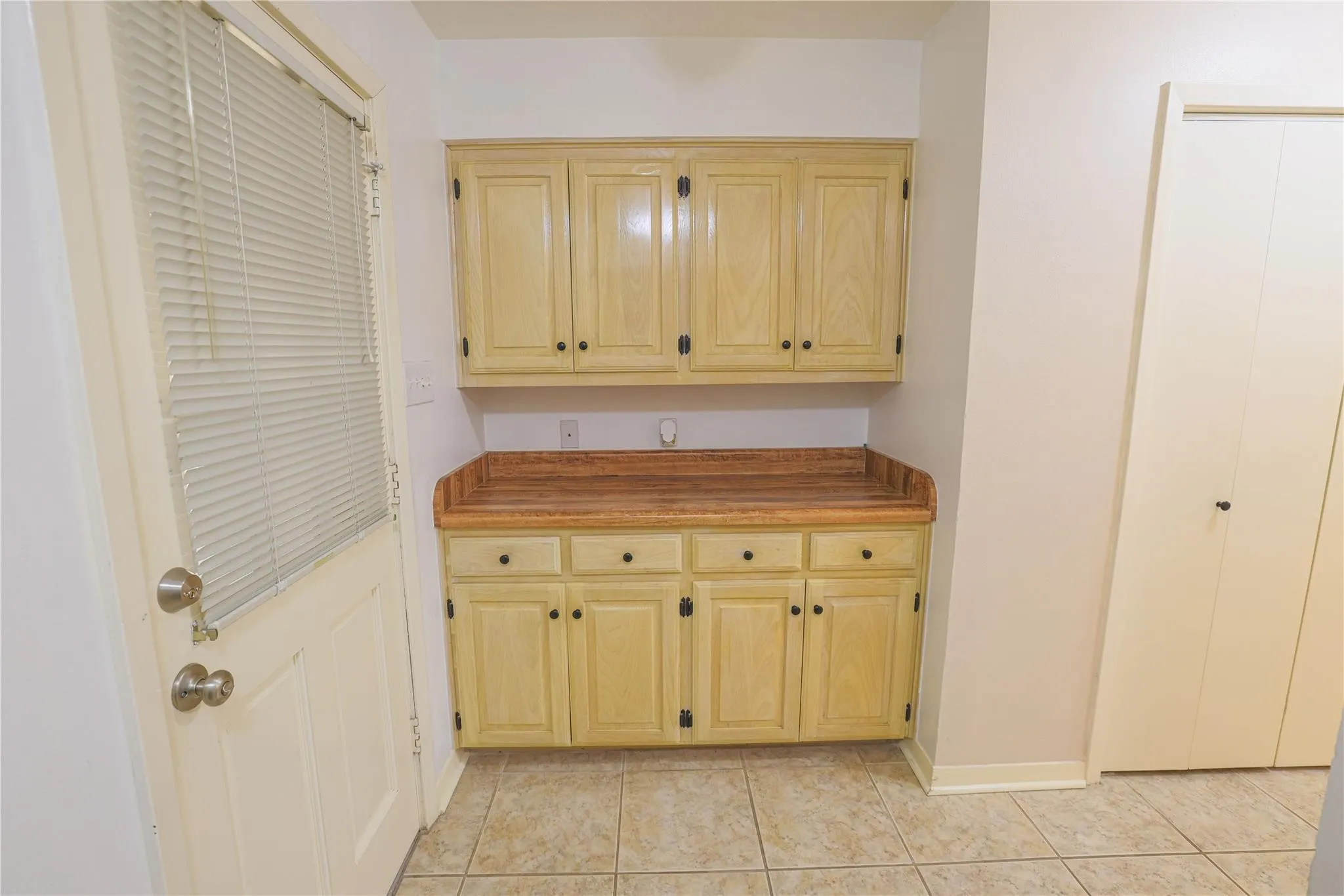 Single Family Residence For Sale in Dallas County , 10959 Park Oak Circle, Dallas, Texas 75228, 3 Bedroom, 2 Bathroom, 2 Garage spaces, 1,680 Sqft, built in 1955, mls#21286058, Real Estate Agent in Dallas, Homes For Sale in Dallas county, Homes For Sale in Dallas, Realtor in Dallas Texas, Real Estate Brokerage Independent Realty Texas, Luminita Cordes Realtor