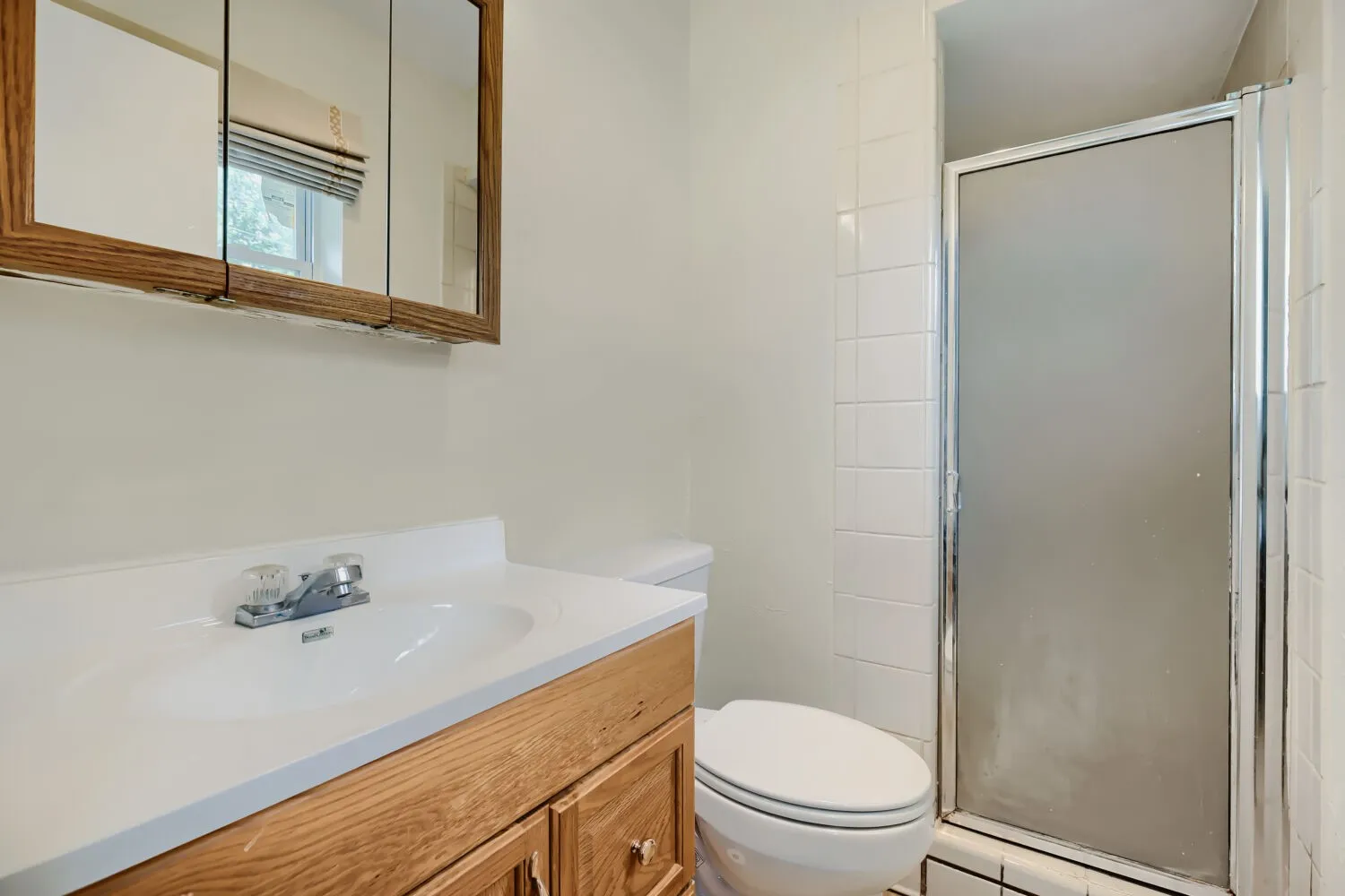 Single Family Residence For Sale in Dallas County , 2307 Fyke Road, Carrollton, Texas 75006, 3 Bedroom, 2 Bathroom, 2 Garage spaces, 1,246 Sqft, built in 1966, mls#21281205, Real Estate Agent in Carrollton, Homes For Sale in Dallas county, Homes For Sale in Carrollton, Realtor in Carrollton Texas, Real Estate Brokerage Independent Realty Texas, Luminita Cordes Realtor