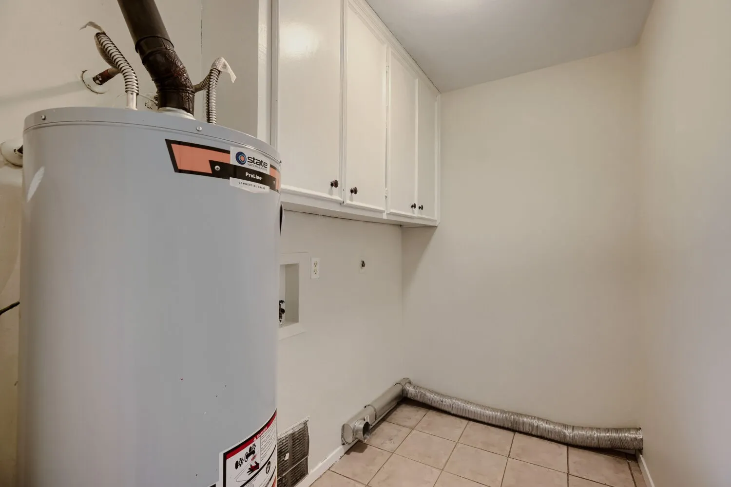 Single Family Residence For Sale in Dallas County , 2307 Fyke Road, Carrollton, Texas 75006, 3 Bedroom, 2 Bathroom, 2 Garage spaces, 1,246 Sqft, built in 1966, mls#21281205, Real Estate Agent in Carrollton, Homes For Sale in Dallas county, Homes For Sale in Carrollton, Realtor in Carrollton Texas, Real Estate Brokerage Independent Realty Texas, Luminita Cordes Realtor
