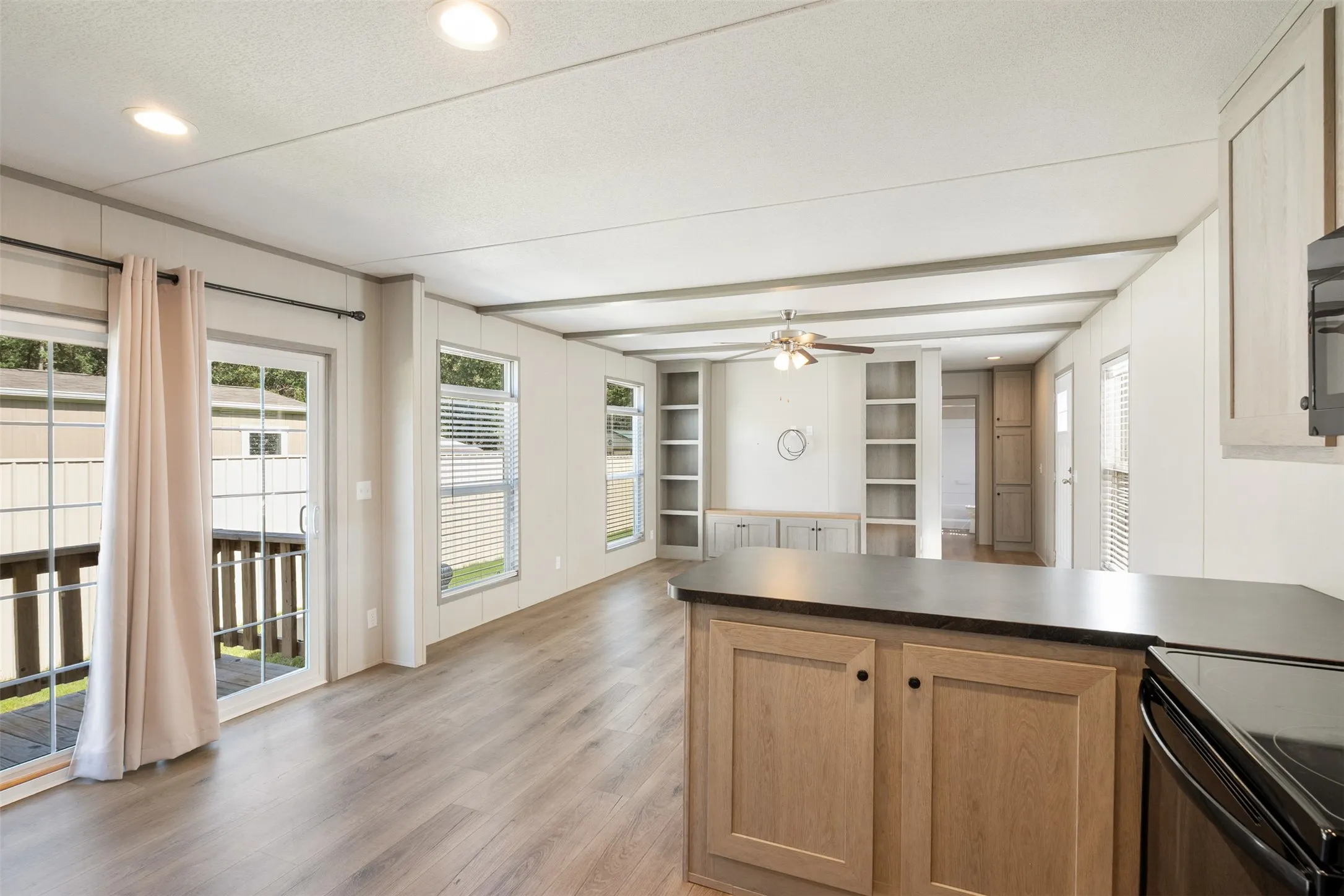 Mobile Home For Sale in Henderson County , 229 Forest Lane Drive B, Mabank, Texas 75156, 2 Bedroom, 2 Bathroom, Garage spaces, 1,088 Sqft, built in 2022, mls#21280350, Real Estate Agent in Mabank, Homes For Sale in Henderson county, Homes For Sale in Mabank, Realtor in Mabank Texas, Real Estate Brokerage Independent Realty Texas, Luminita Cordes Realtor